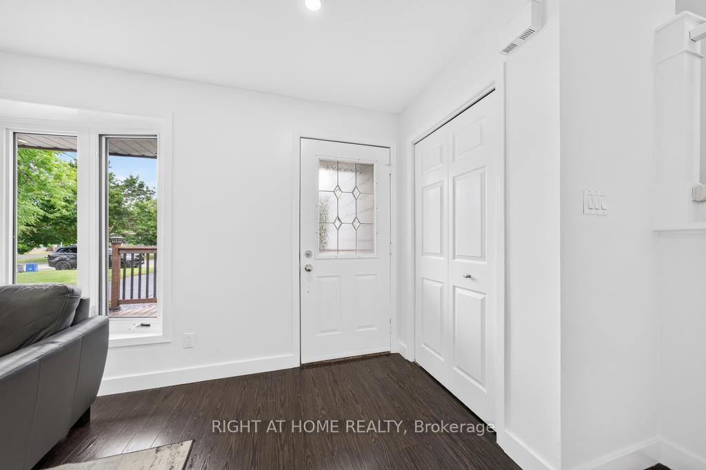 Photo 4 of 8 Acadia Crescent, St. Catharines, Secord Woods — HOMEH