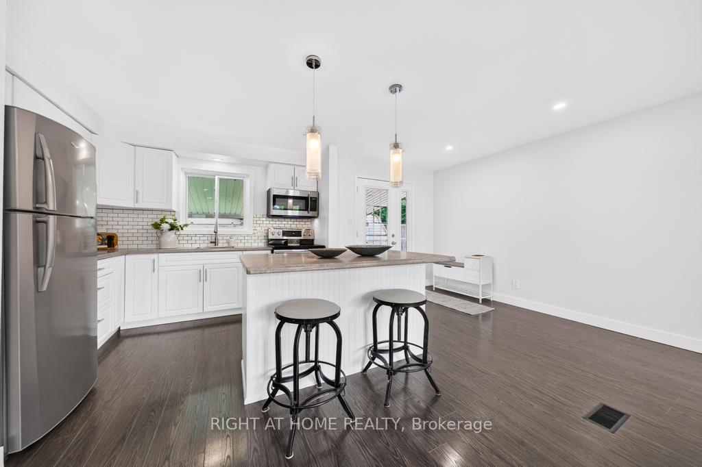 Photo 14 of 8 Acadia Crescent, St. Catharines, Secord Woods — HOMEH