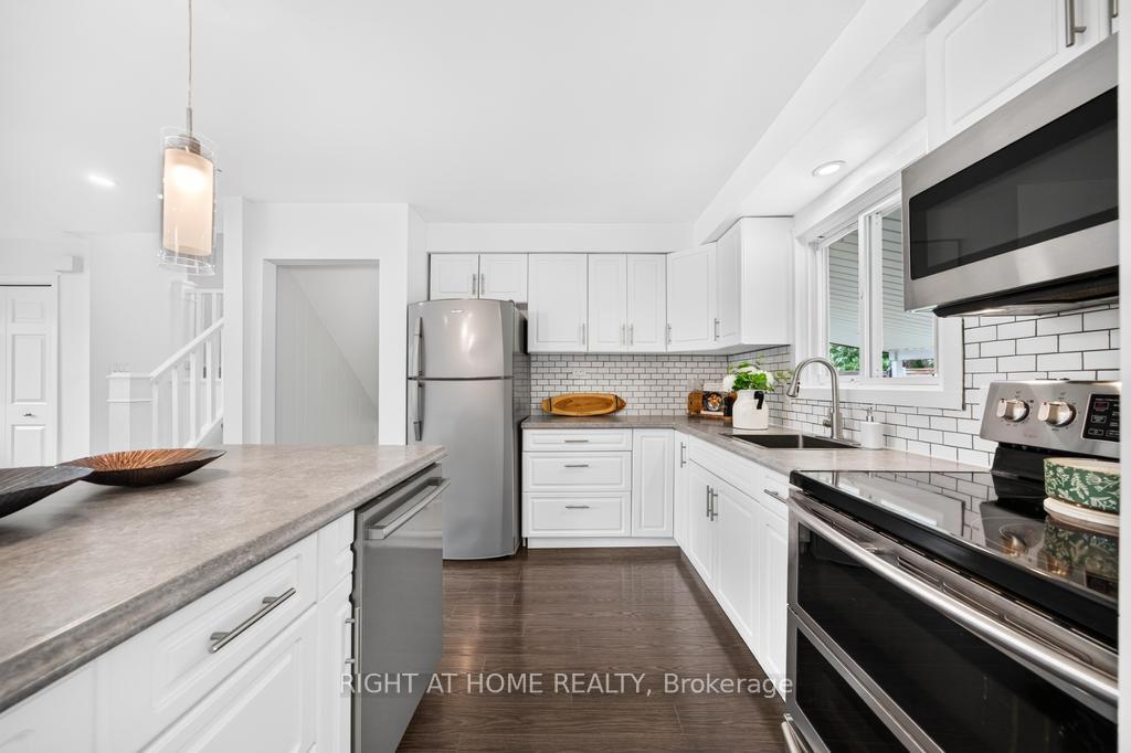 Photo 16 of 8 Acadia Crescent, St. Catharines, Secord Woods — HOMEH