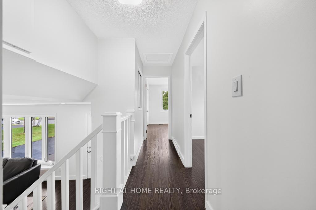 Photo 18 of 8 Acadia Crescent, St. Catharines, Secord Woods — HOMEH