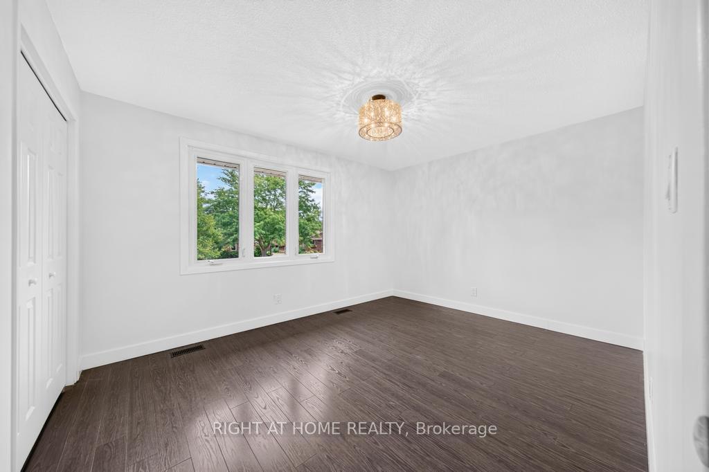 Photo 19 of 8 Acadia Crescent, St. Catharines, Secord Woods — HOMEH