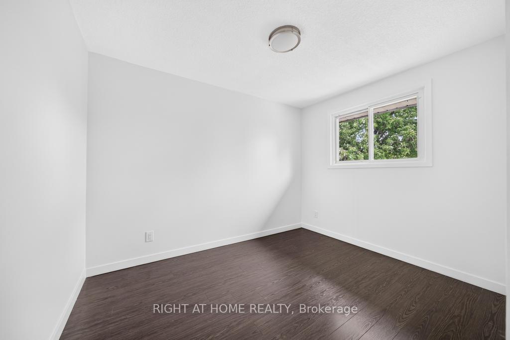 Photo 22 of 8 Acadia Crescent, St. Catharines, Secord Woods — HOMEH