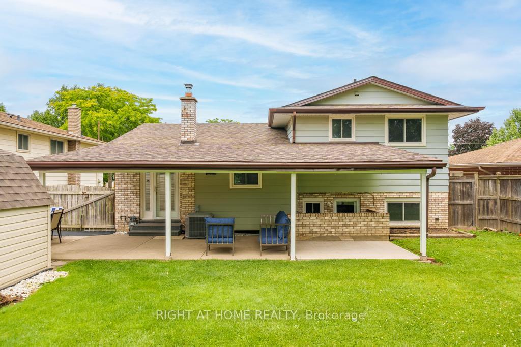 Photo 44 of 8 Acadia Crescent, St. Catharines, Secord Woods — HOMEH