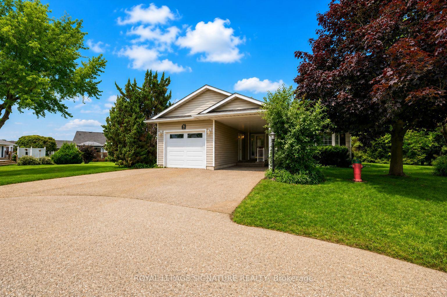 Photo 2 of 9 Huron Court, Clarington, Newcastle — HOMEH