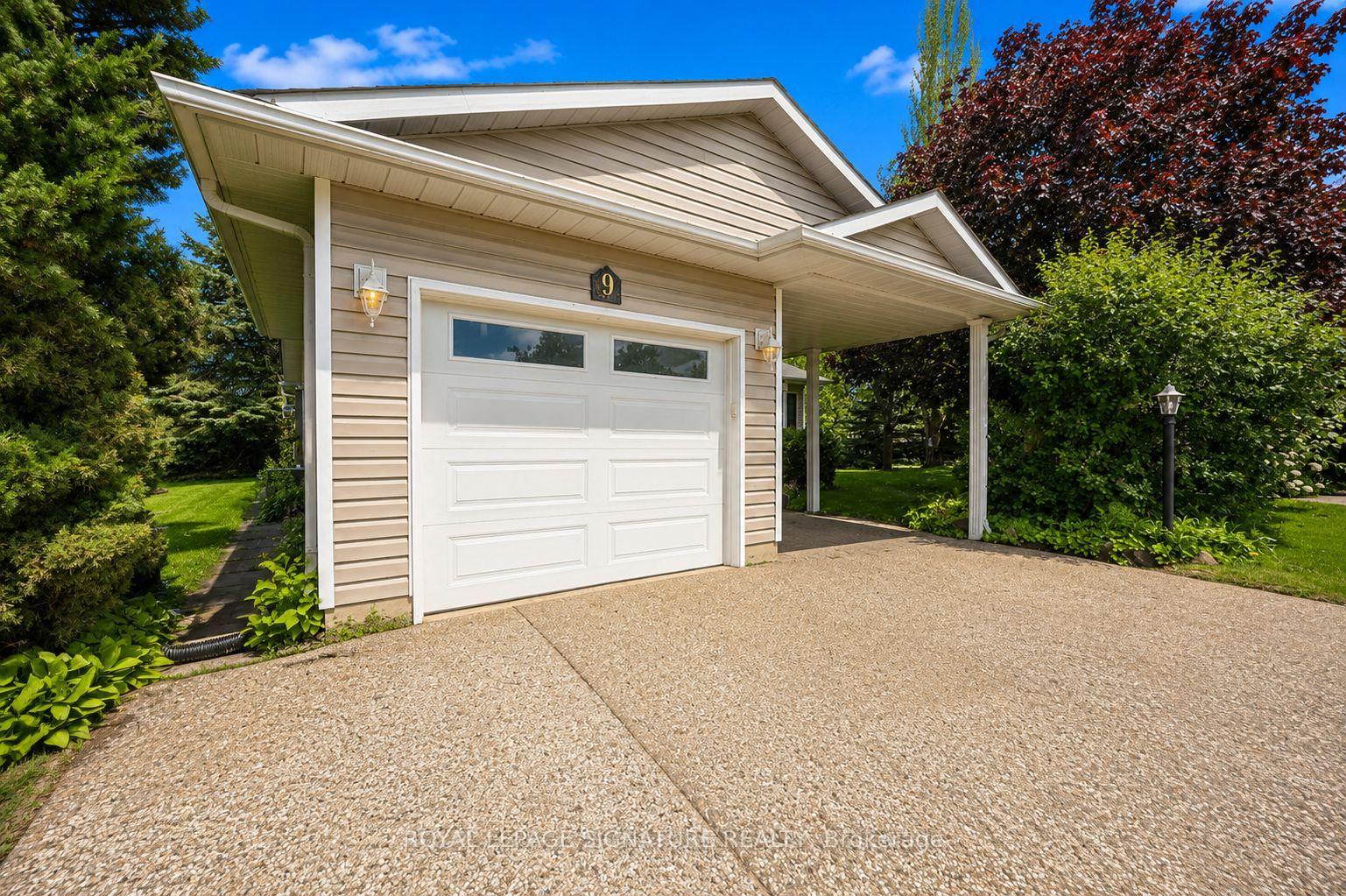 Photo 4 of 9 Huron Court, Clarington, Newcastle — HOMEH