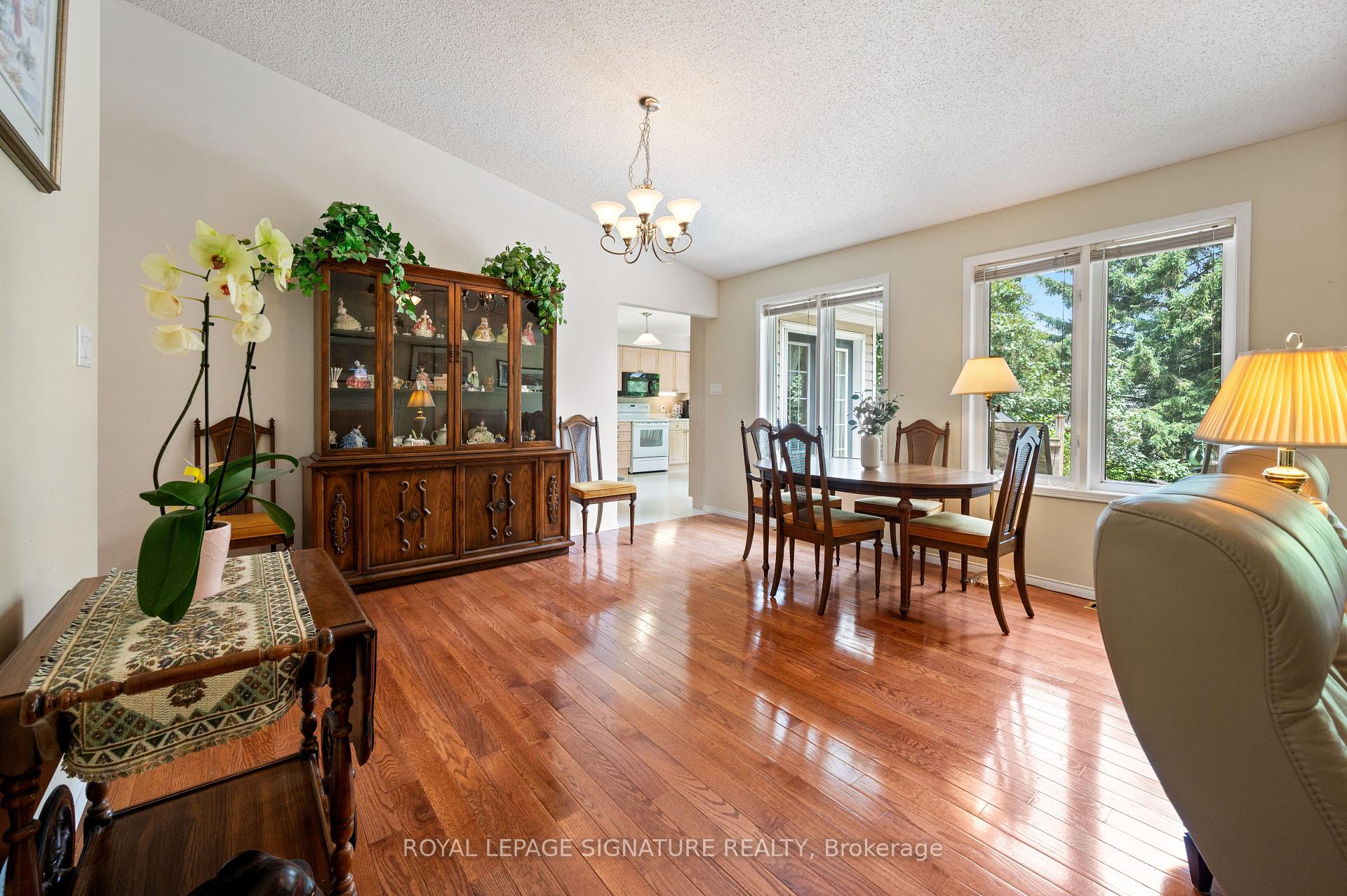 Photo 12 of 9 Huron Court, Clarington, Newcastle — HOMEH