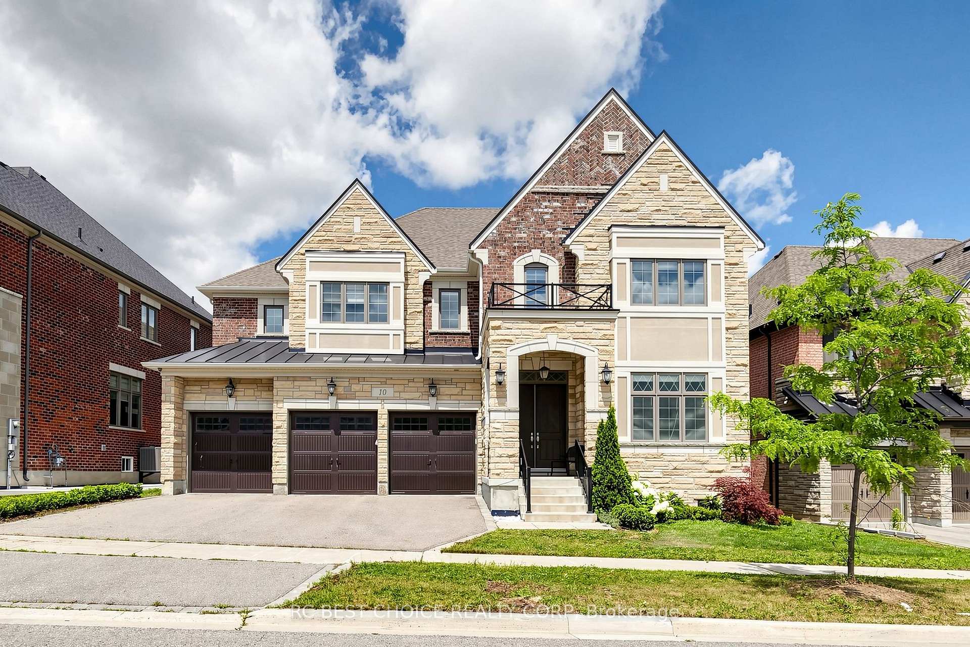 Photo 1 of 10 Ridgepoint Road, Vaughan, Kleinburg — HOMEH