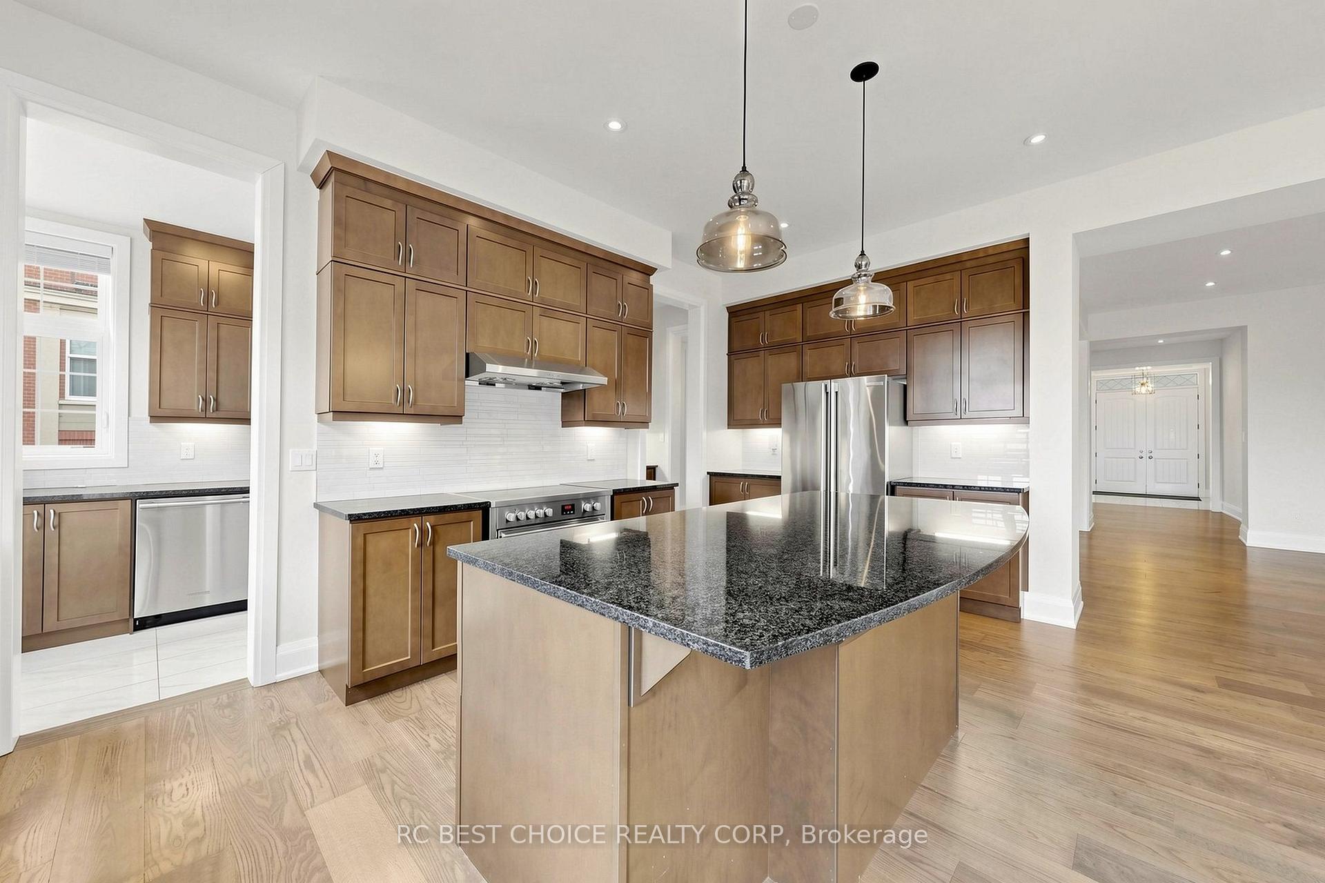 Photo 9 of 10 Ridgepoint Road, Vaughan, Kleinburg — HOMEH