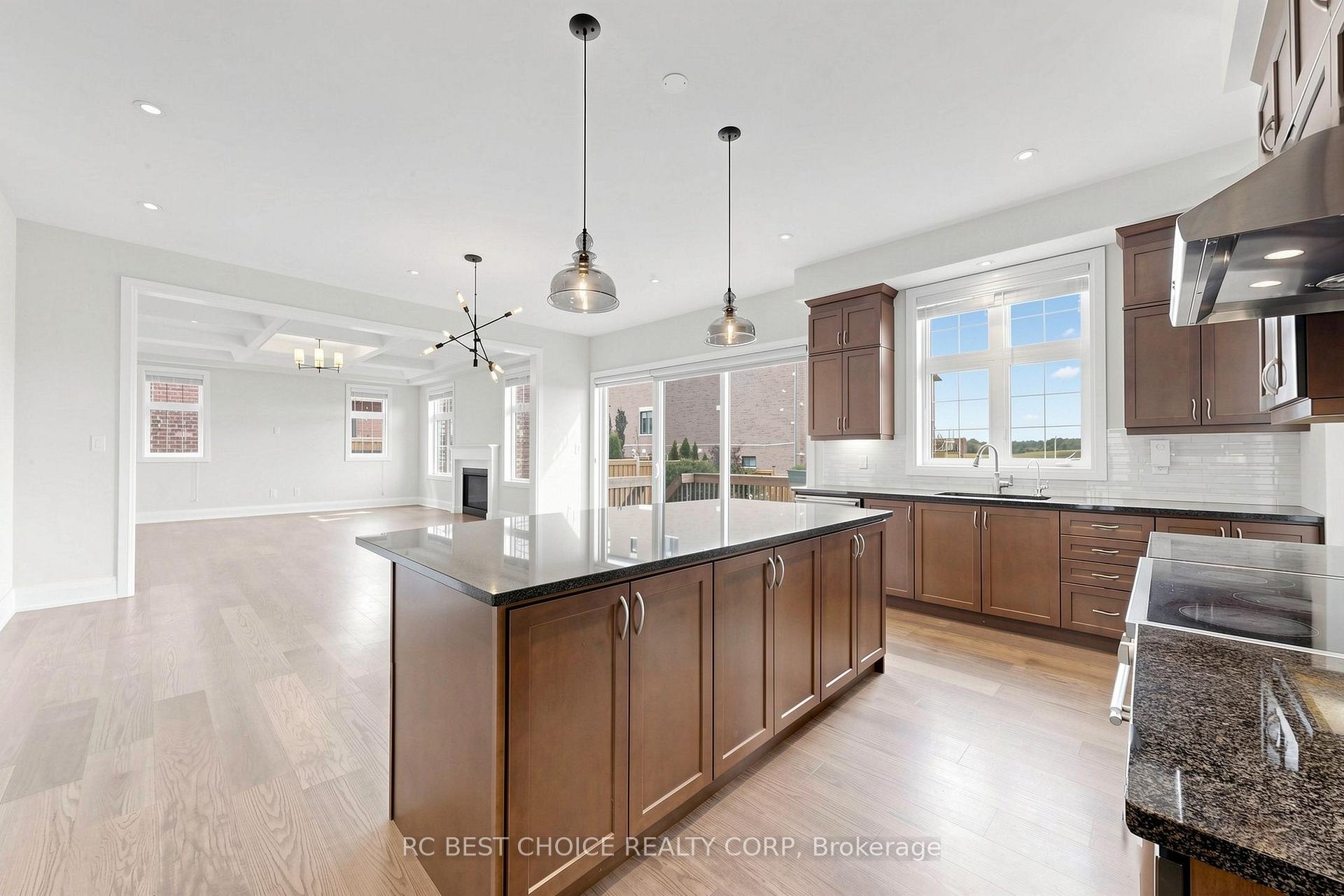 Photo 10 of 10 Ridgepoint Road, Vaughan, Kleinburg — HOMEH
