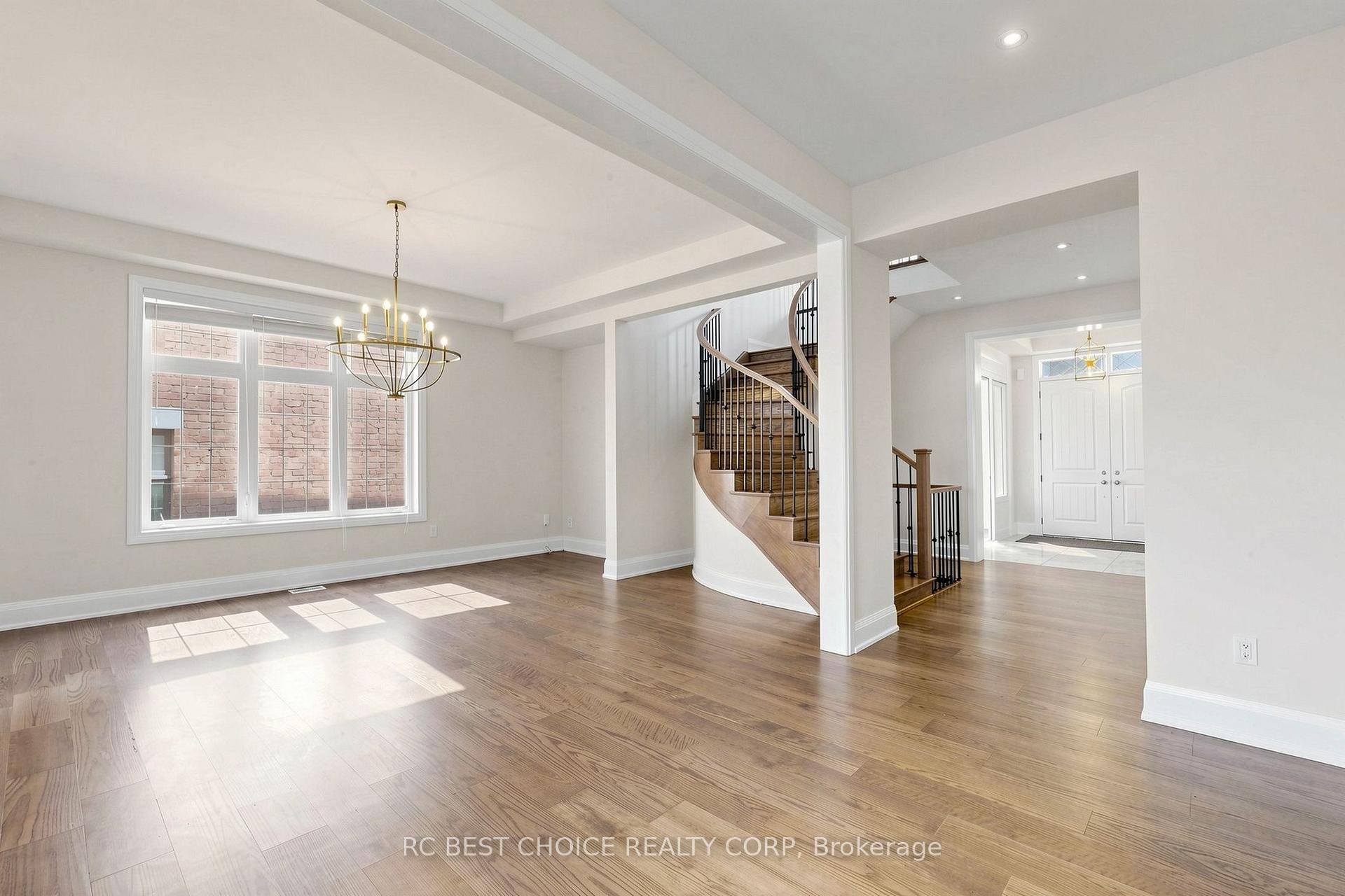 Photo 12 of 10 Ridgepoint Road, Vaughan, Kleinburg — HOMEH