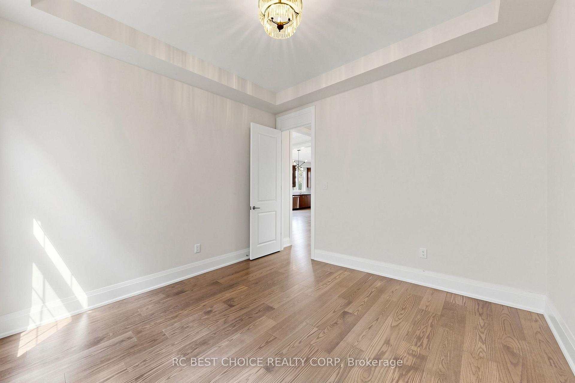 Photo 14 of 10 Ridgepoint Road, Vaughan, Kleinburg — HOMEH