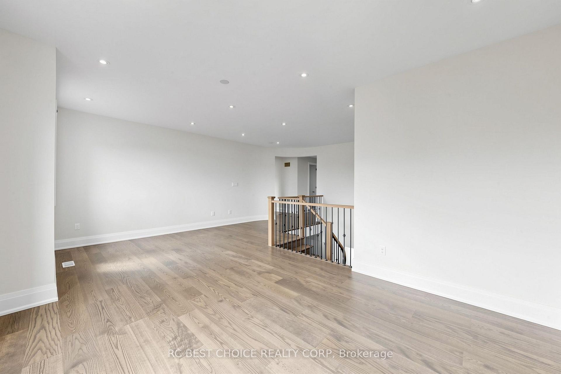 Photo 25 of 10 Ridgepoint Road, Vaughan, Kleinburg — HOMEH