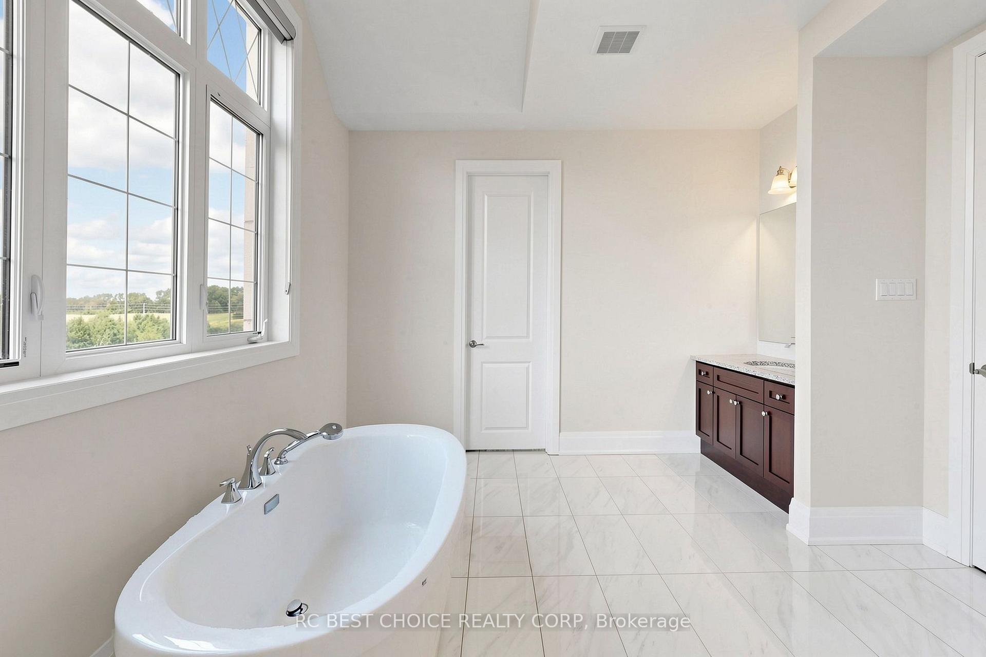 Photo 32 of 10 Ridgepoint Road, Vaughan, Kleinburg — HOMEH