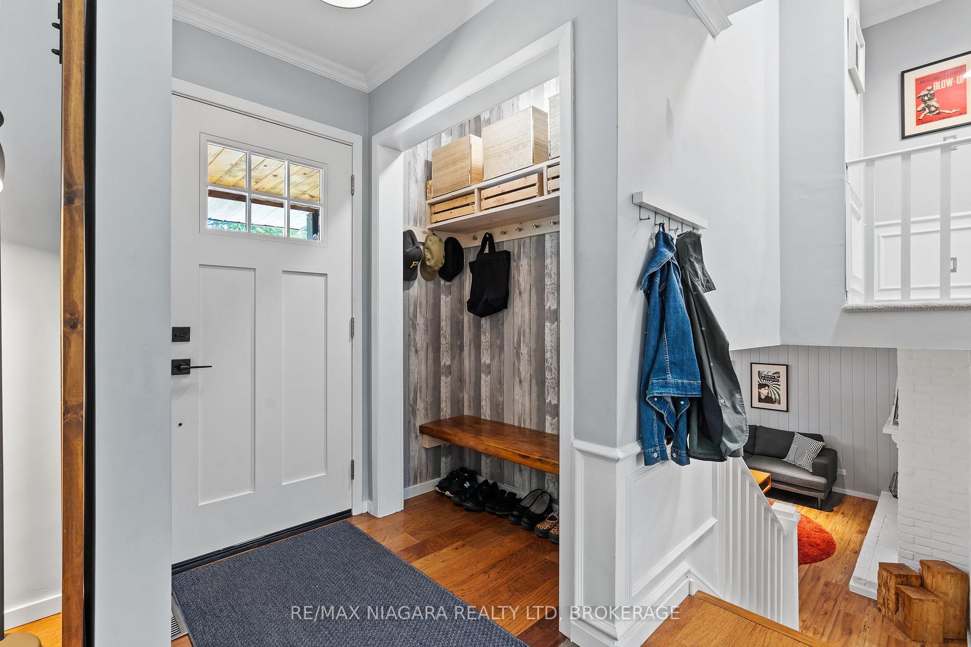 Photo 5 of 6866 Dellpark Drive, Niagara Falls, Stamford — HOMEH