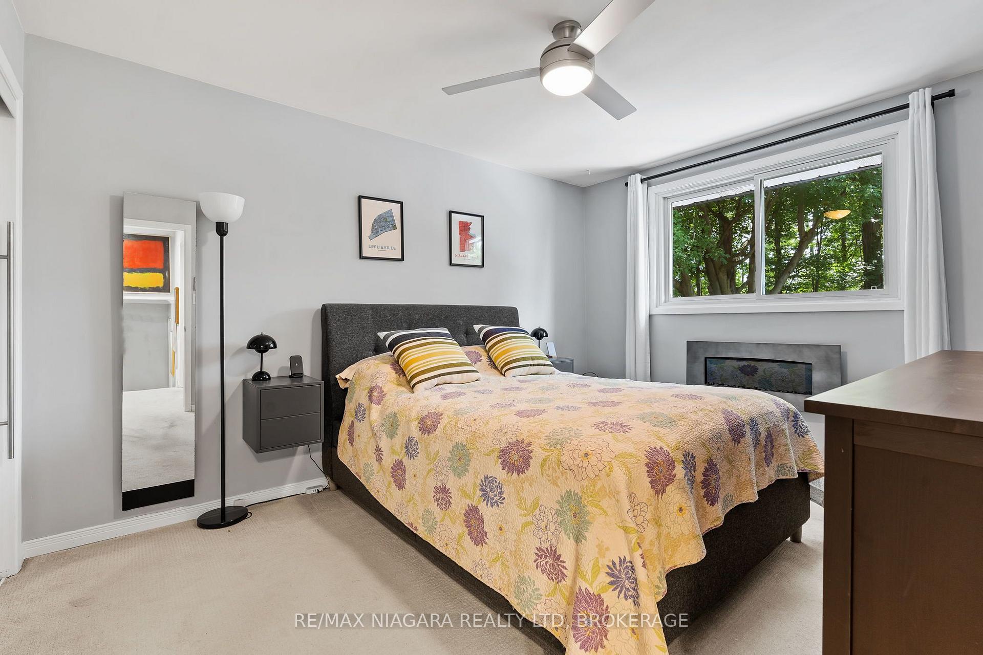 Photo 15 of 6866 Dellpark Drive, Niagara Falls, Stamford — HOMEH