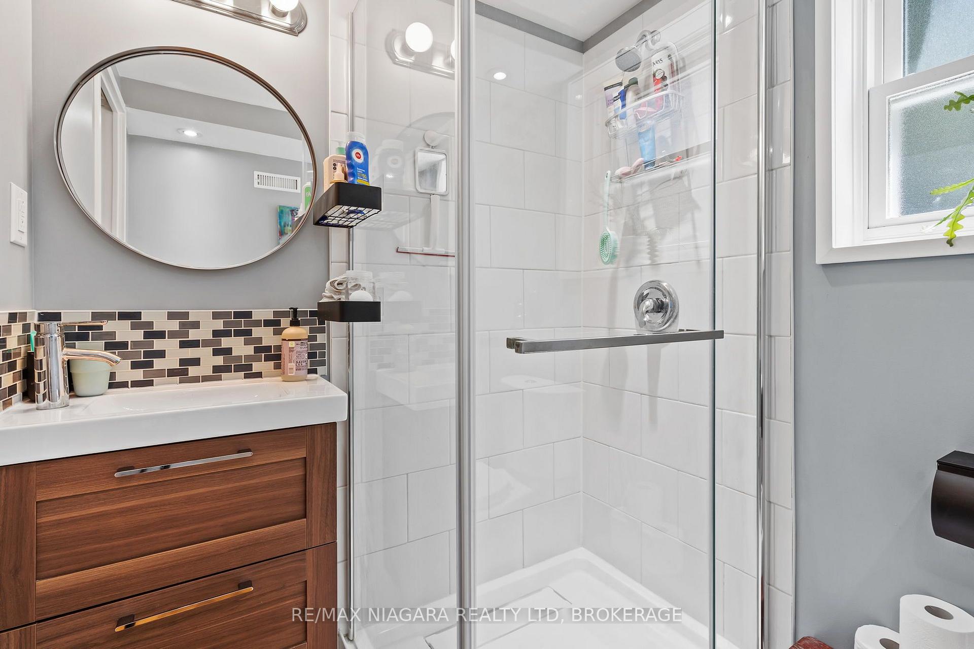 Photo 22 of 6866 Dellpark Drive, Niagara Falls, Stamford — HOMEH