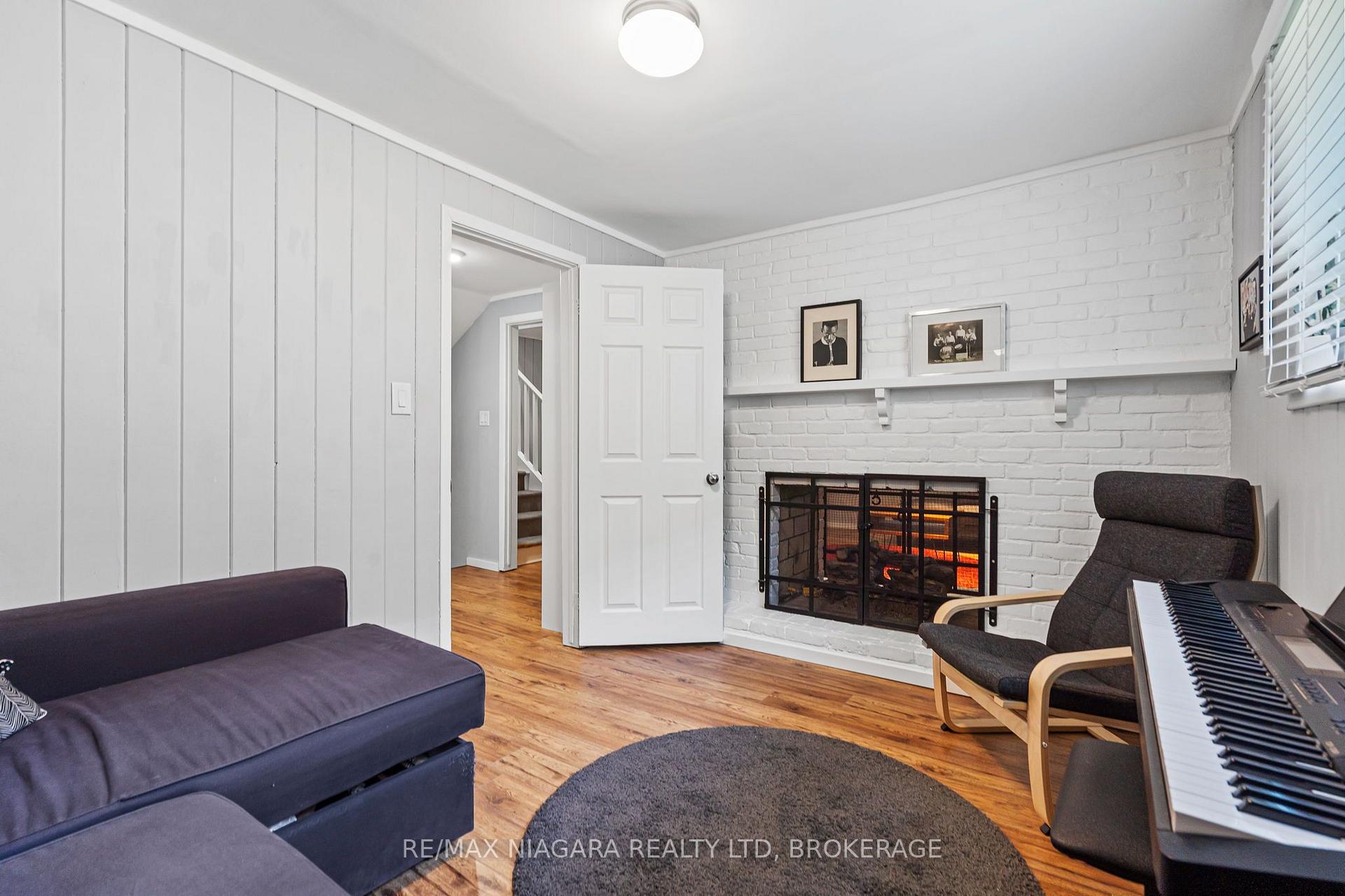 Photo 24 of 6866 Dellpark Drive, Niagara Falls, Stamford — HOMEH