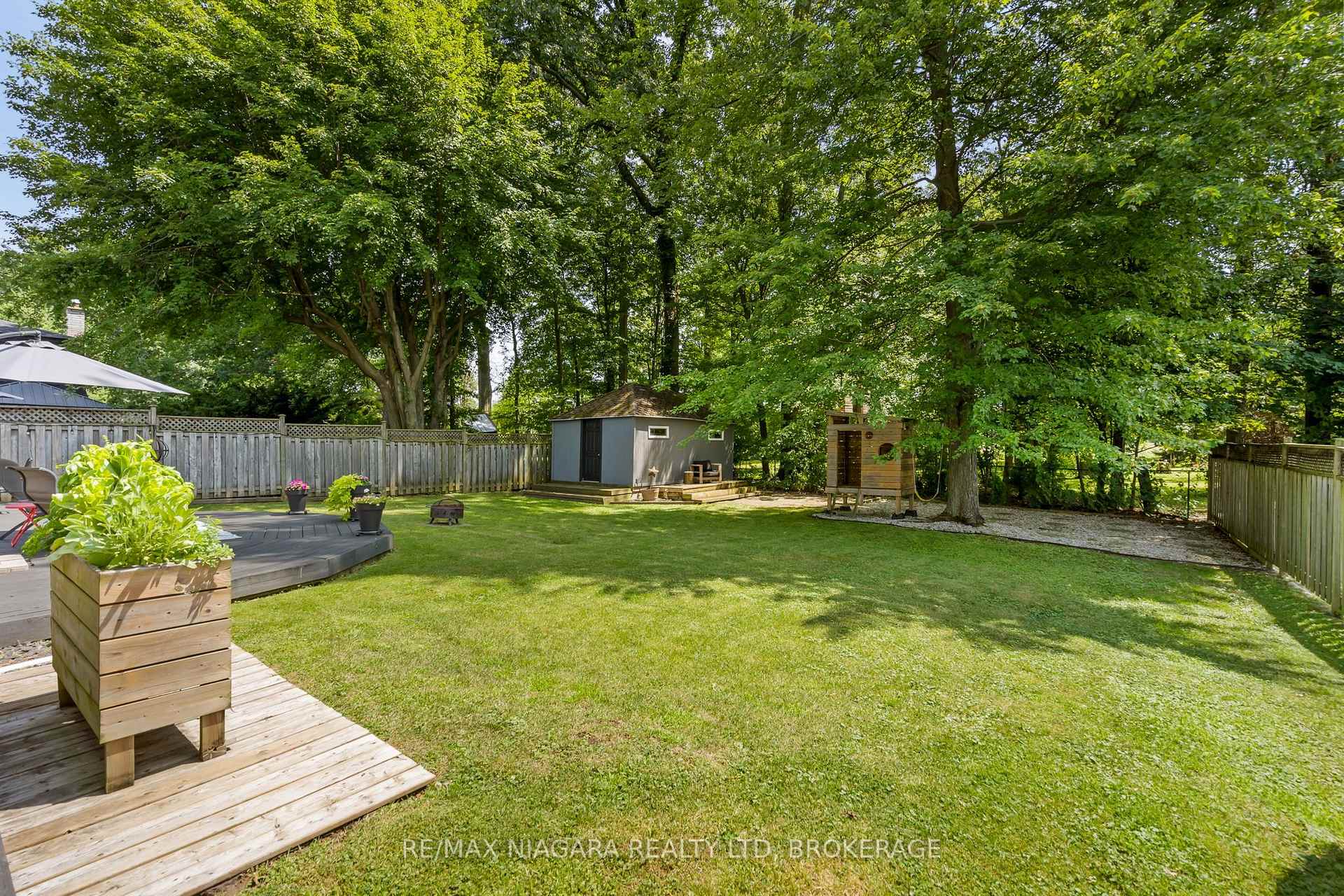 Photo 29 of 6866 Dellpark Drive, Niagara Falls, Stamford — HOMEH