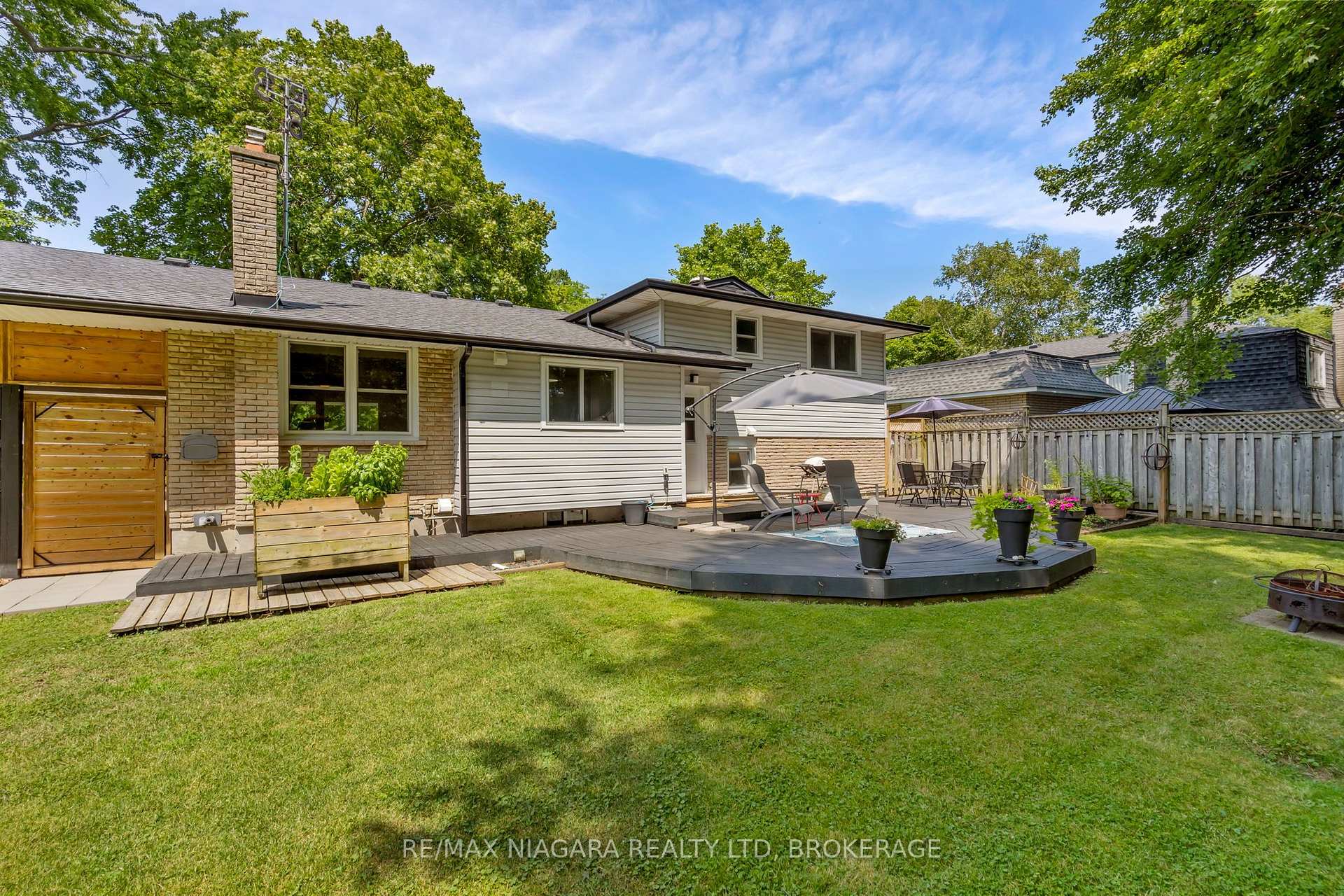 Photo 30 of 6866 Dellpark Drive, Niagara Falls, Stamford — HOMEH