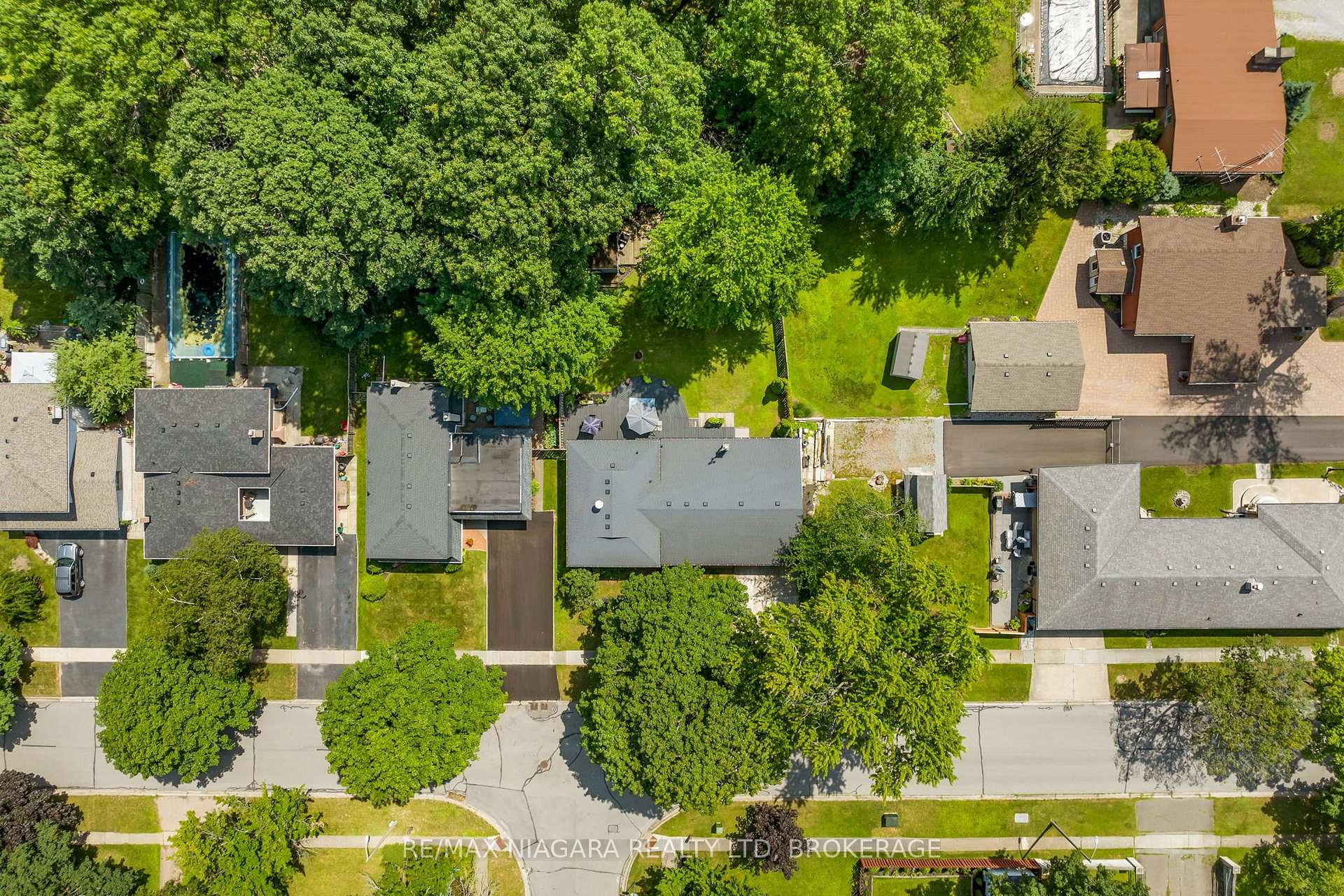 Photo 39 of 6866 Dellpark Drive, Niagara Falls, Stamford — HOMEH