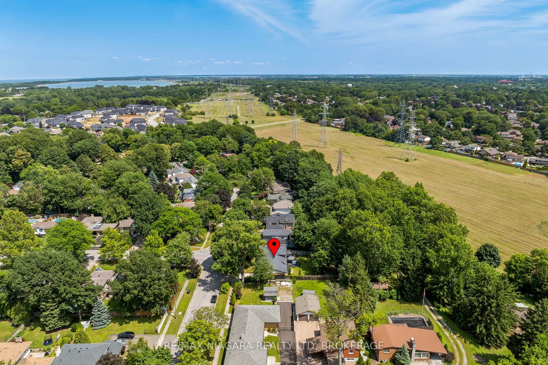 Photo 42 of 6866 Dellpark Drive, Niagara Falls, Stamford — HOMEH