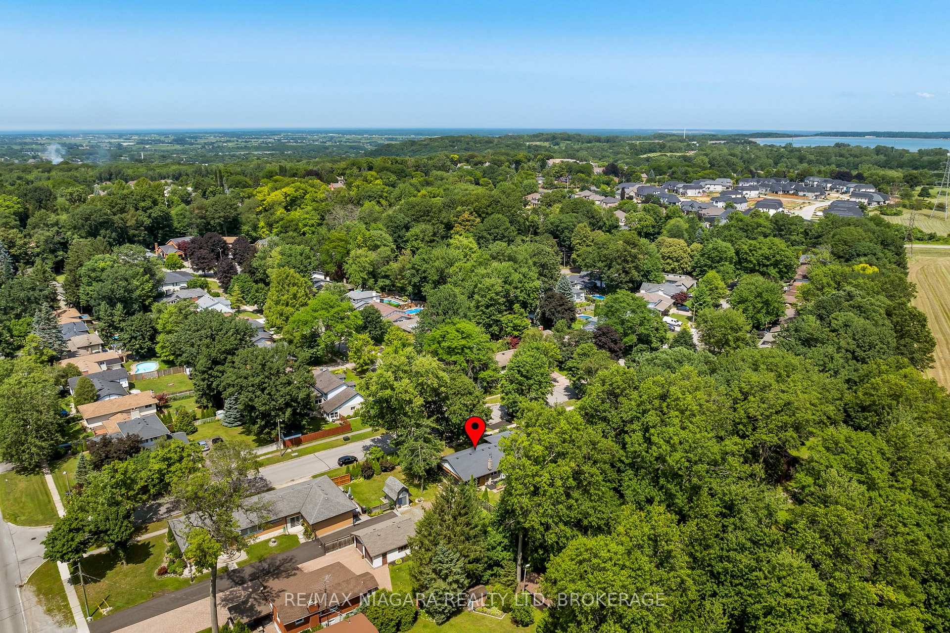 Photo 43 of 6866 Dellpark Drive, Niagara Falls, Stamford — HOMEH
