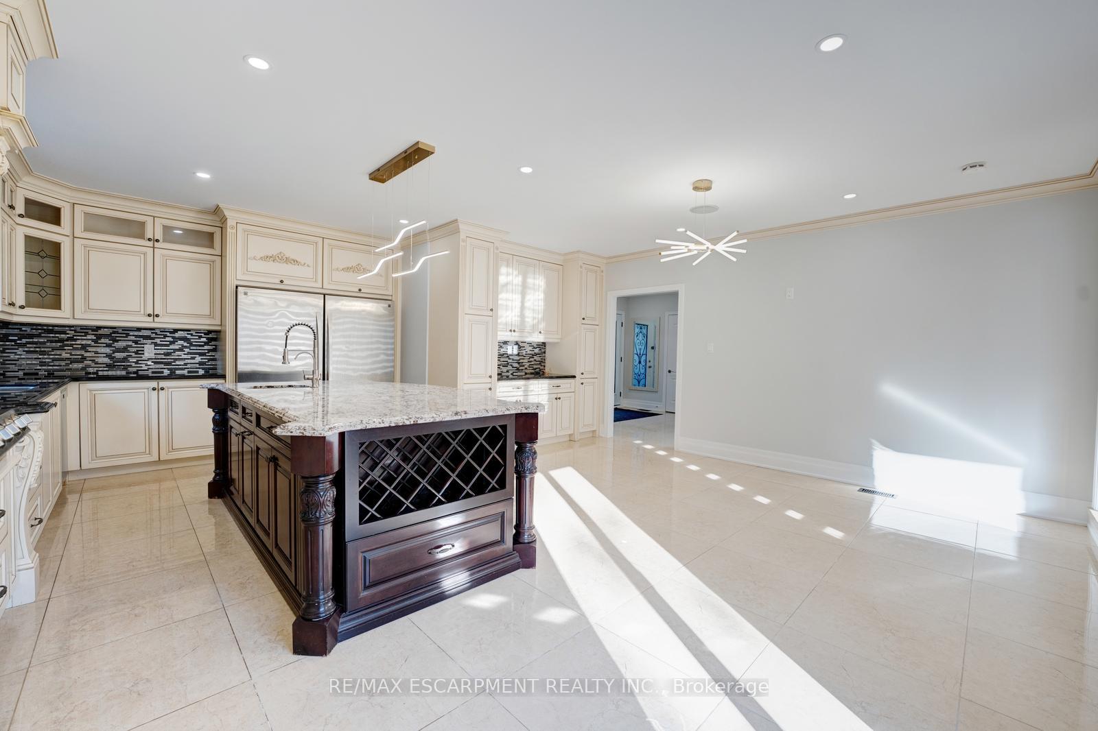 Photo 19 of 8 Ridgewood Drive, Richmond Hill, Rural Richmond Hill — HOMEH