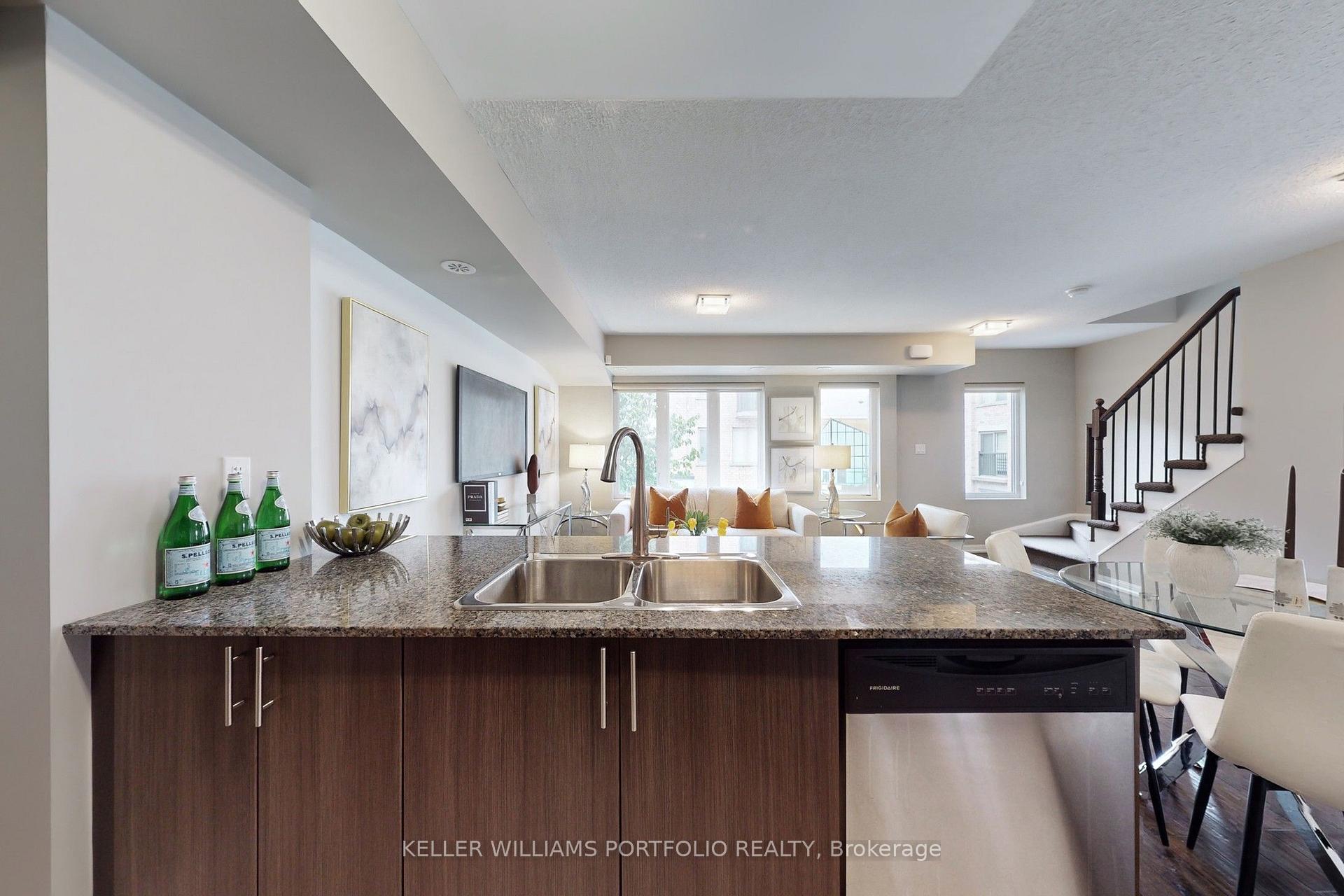 Photo 11 of Unit 235, 10 Foundry Avenue, Toronto, Dovercourt-Wallace Emerson-Junction — HOMEH