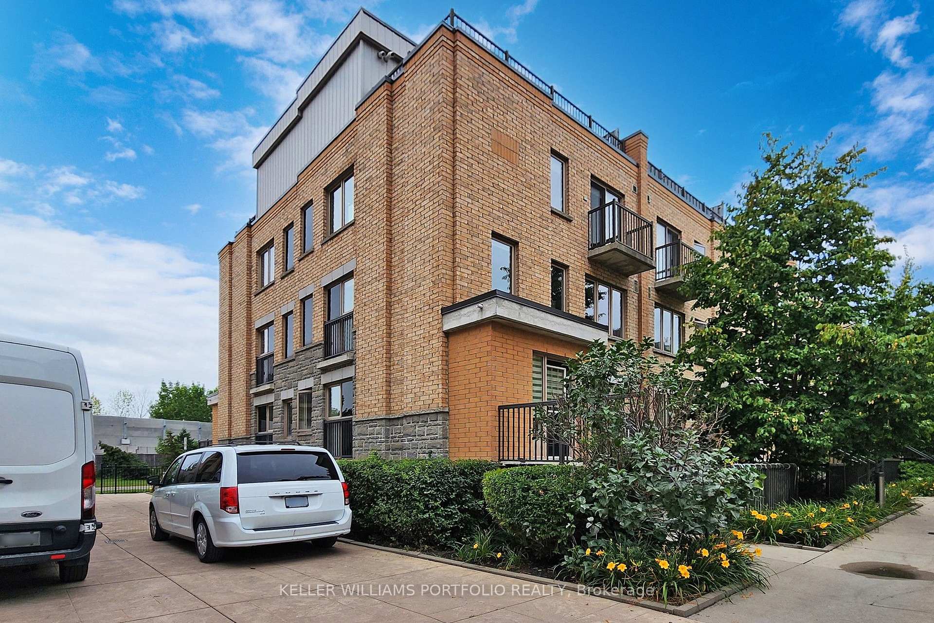Photo 29 of Unit 235, 10 Foundry Avenue, Toronto, Dovercourt-Wallace Emerson-Junction — HOMEH