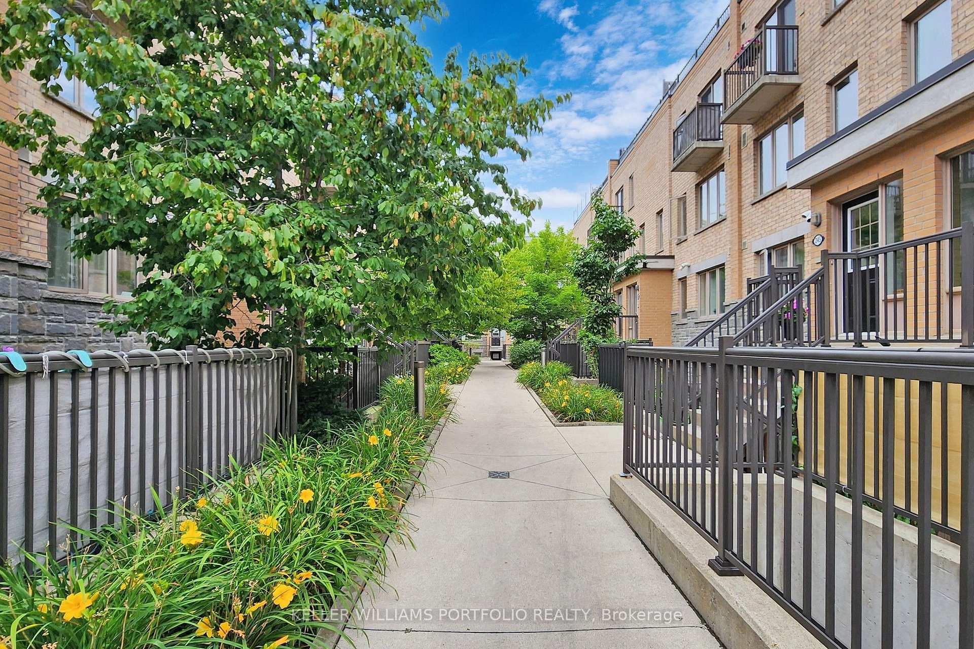 Photo 32 of Unit 235, 10 Foundry Avenue, Toronto, Dovercourt-Wallace Emerson-Junction — HOMEH