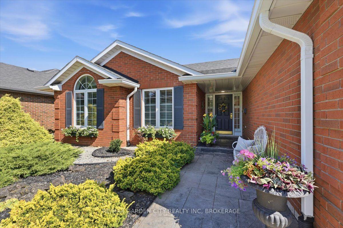 Photo 8 of 81 Sandra Drive, Pelham, Fenwick — HOMEH