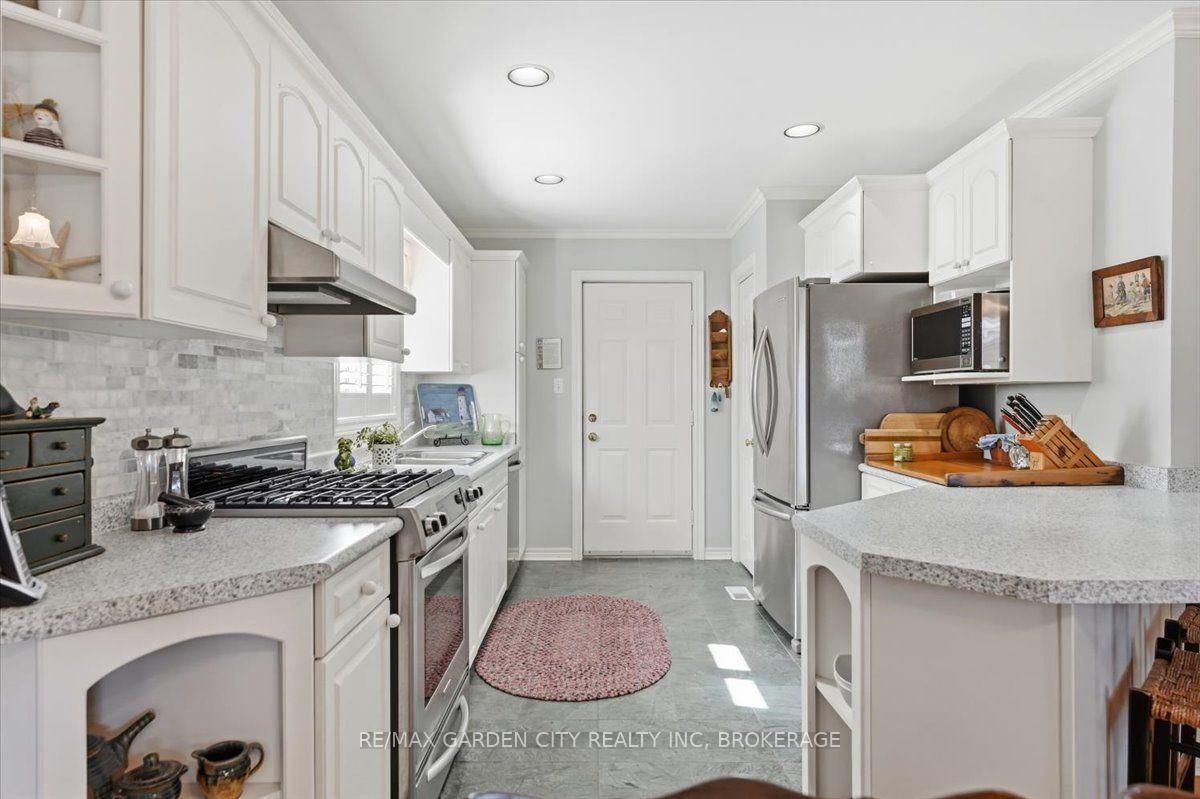 Photo 18 of 81 Sandra Drive, Pelham, Fenwick — HOMEH