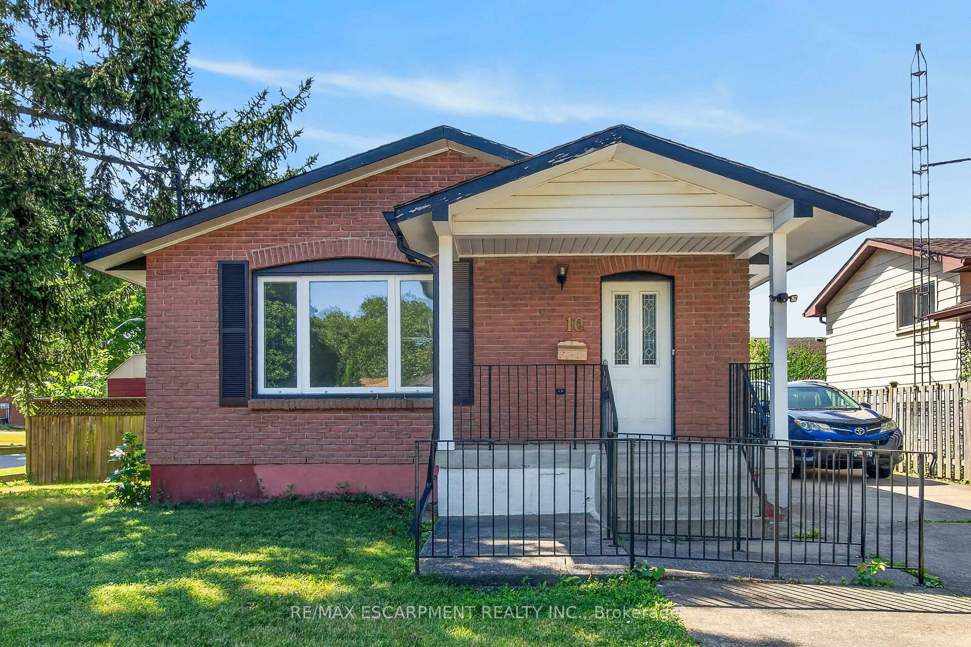 Photo 1 of 10 Tracey Road, St. Catharines, Vine/Linwell — HOMEH