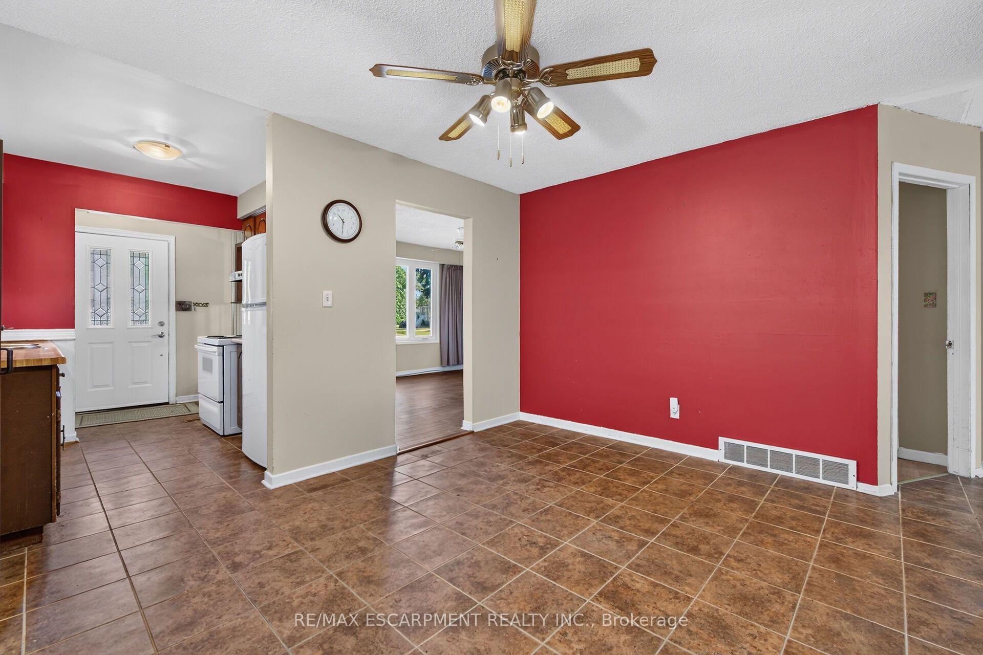 Photo 13 of 10 Tracey Road, St. Catharines, Vine/Linwell — HOMEH