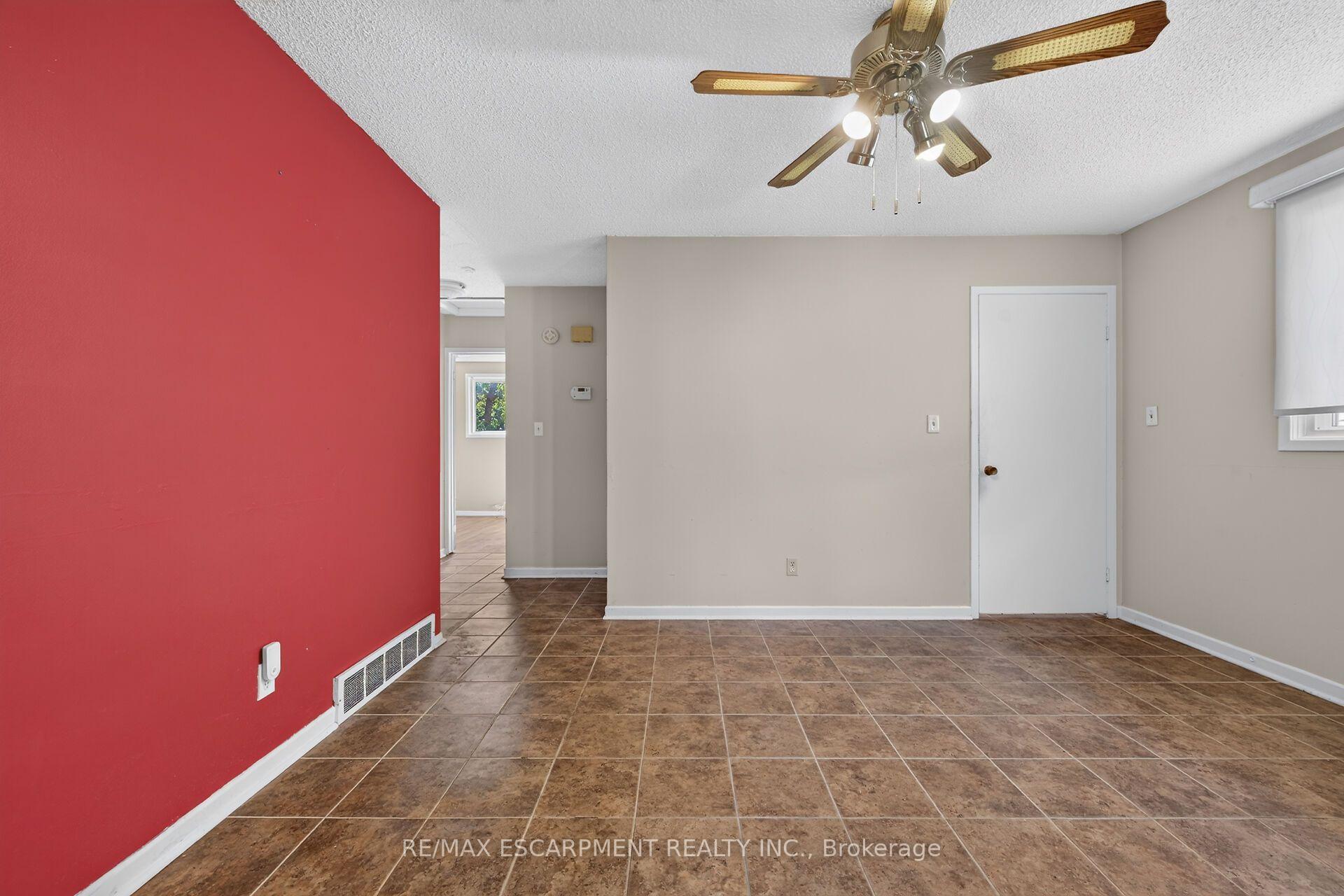 Photo 16 of 10 Tracey Road, St. Catharines, Vine/Linwell — HOMEH