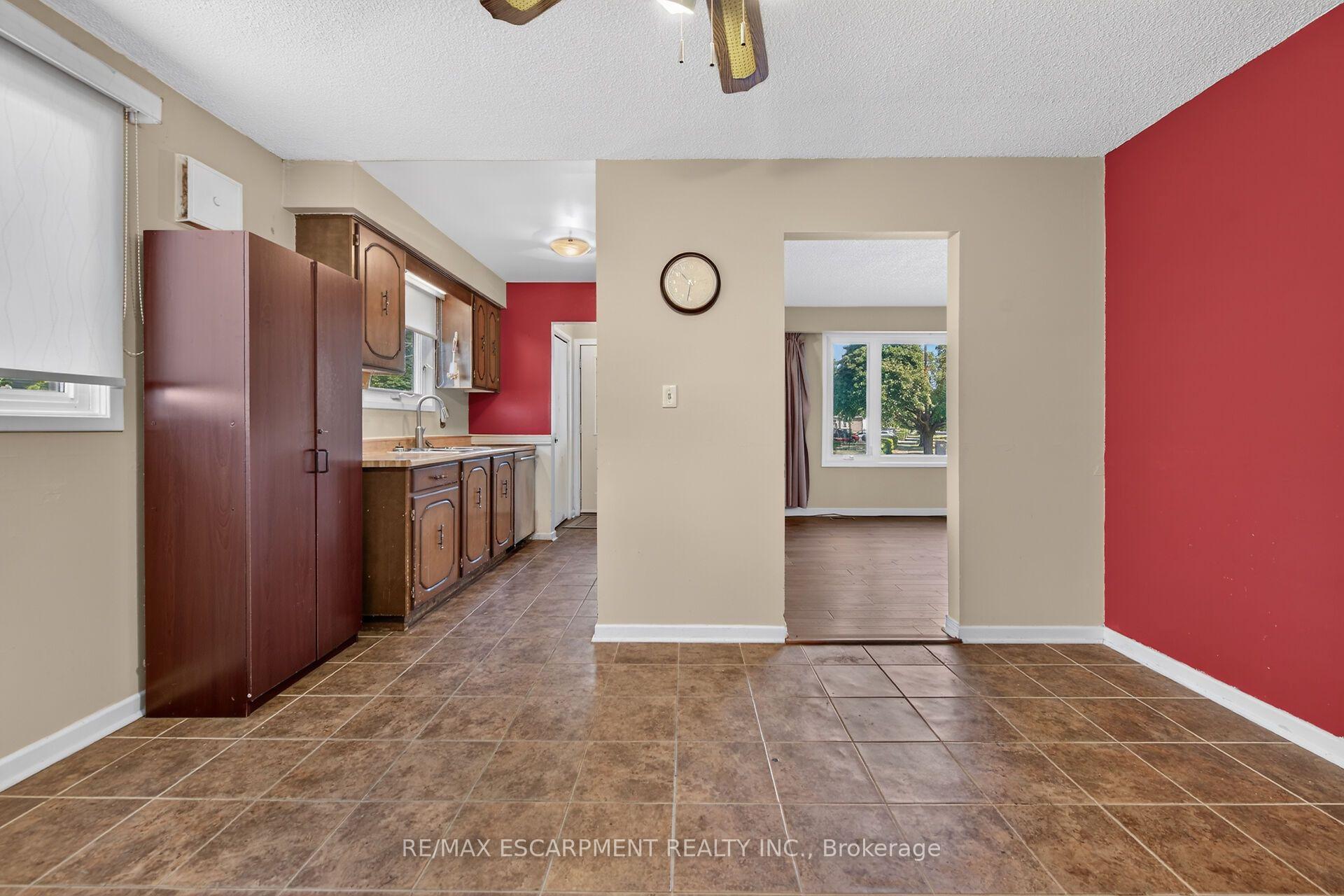 Photo 17 of 10 Tracey Road, St. Catharines, Vine/Linwell — HOMEH