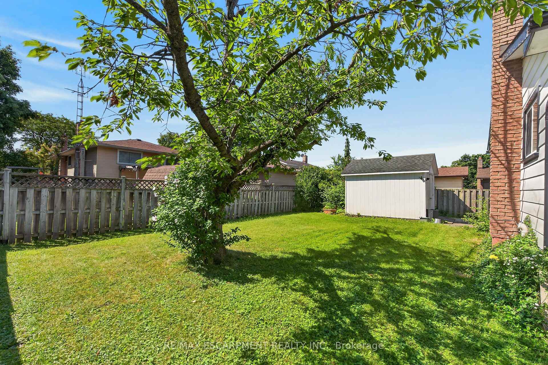 Photo 36 of 10 Tracey Road, St. Catharines, Vine/Linwell — HOMEH
