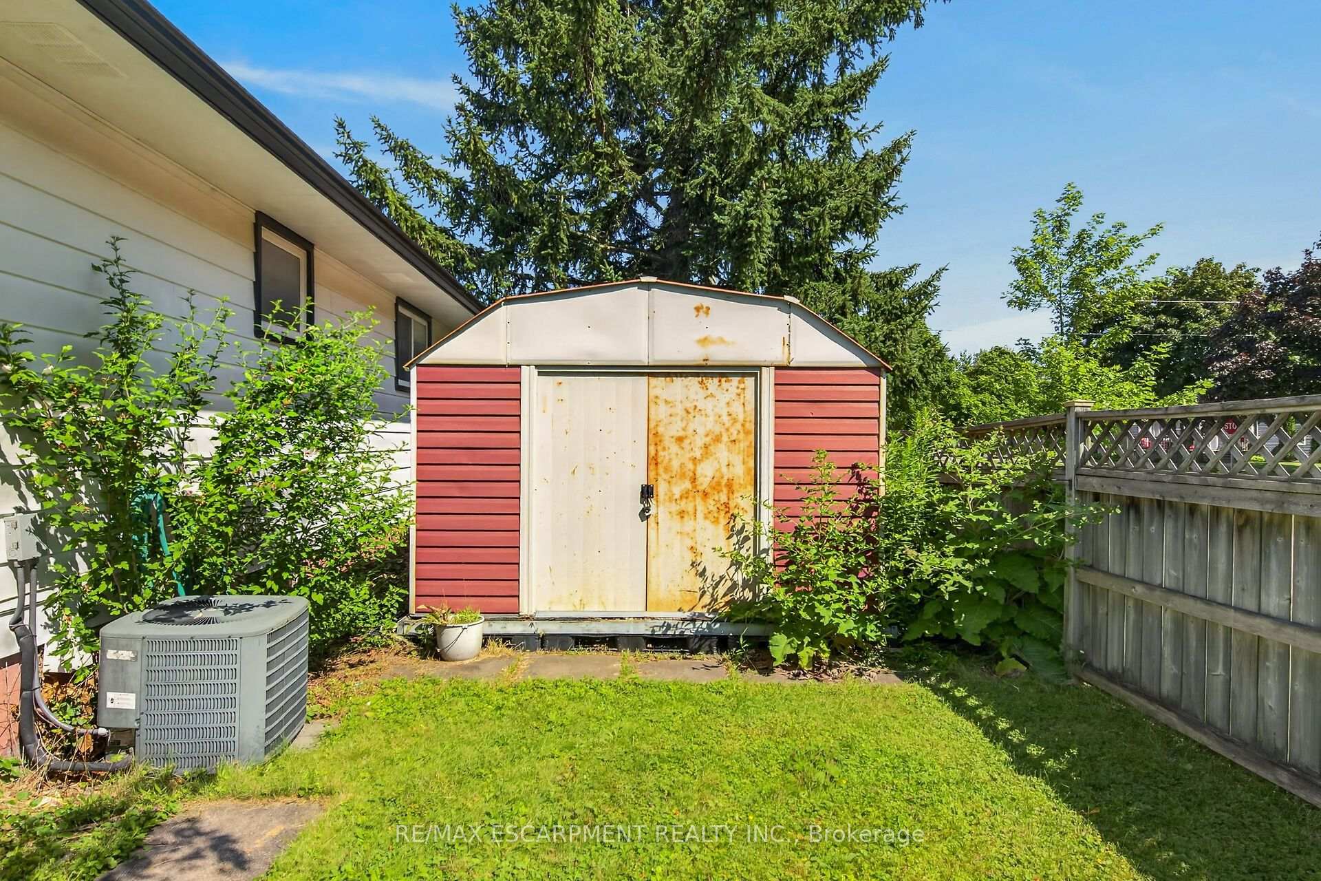 Photo 41 of 10 Tracey Road, St. Catharines, Vine/Linwell — HOMEH