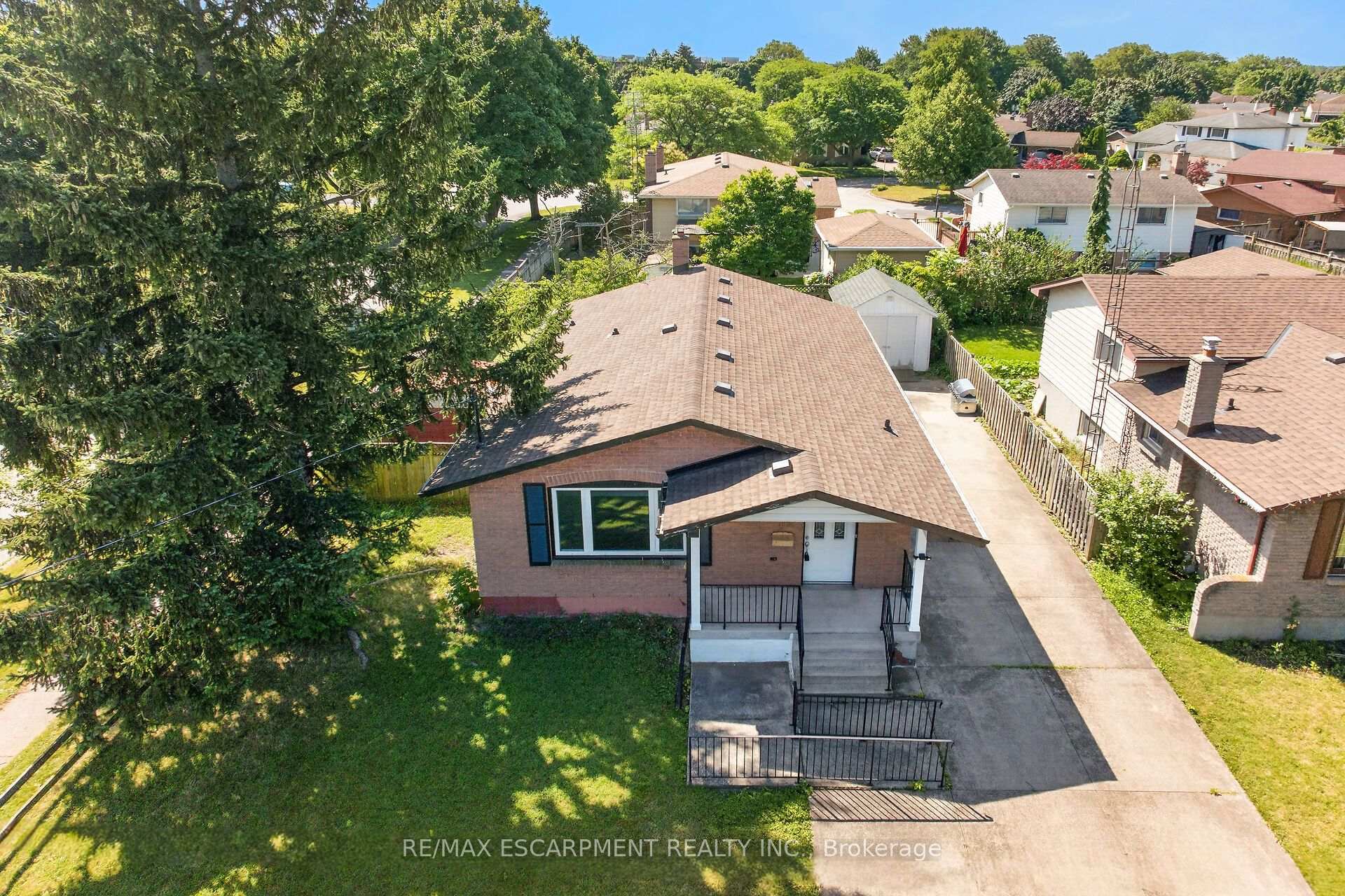 Photo 42 of 10 Tracey Road, St. Catharines, Vine/Linwell — HOMEH
