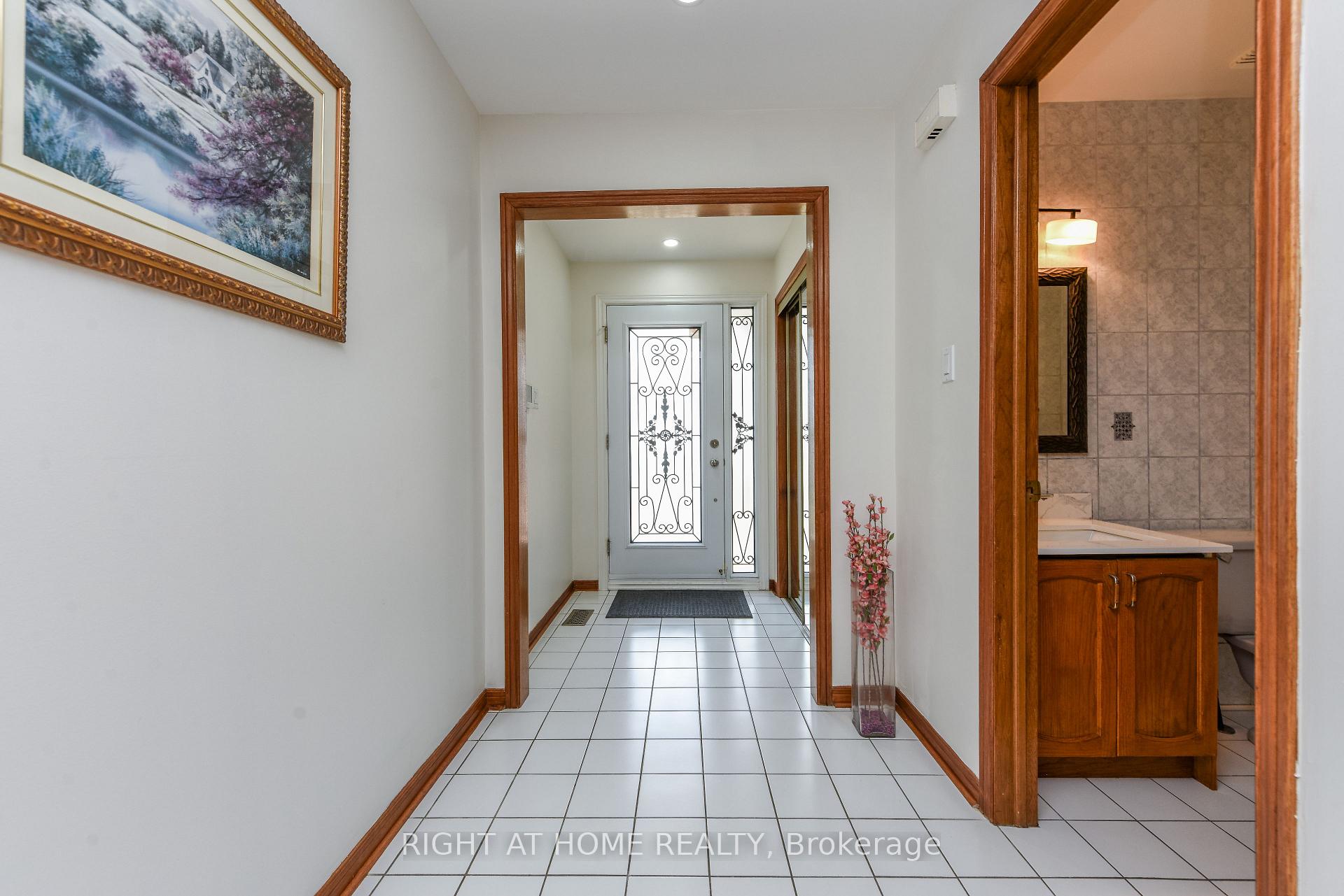 Photo 2 of 63 Pennsylvania Avenue, Brampton, Fletcher's Creek South — HOMEH
