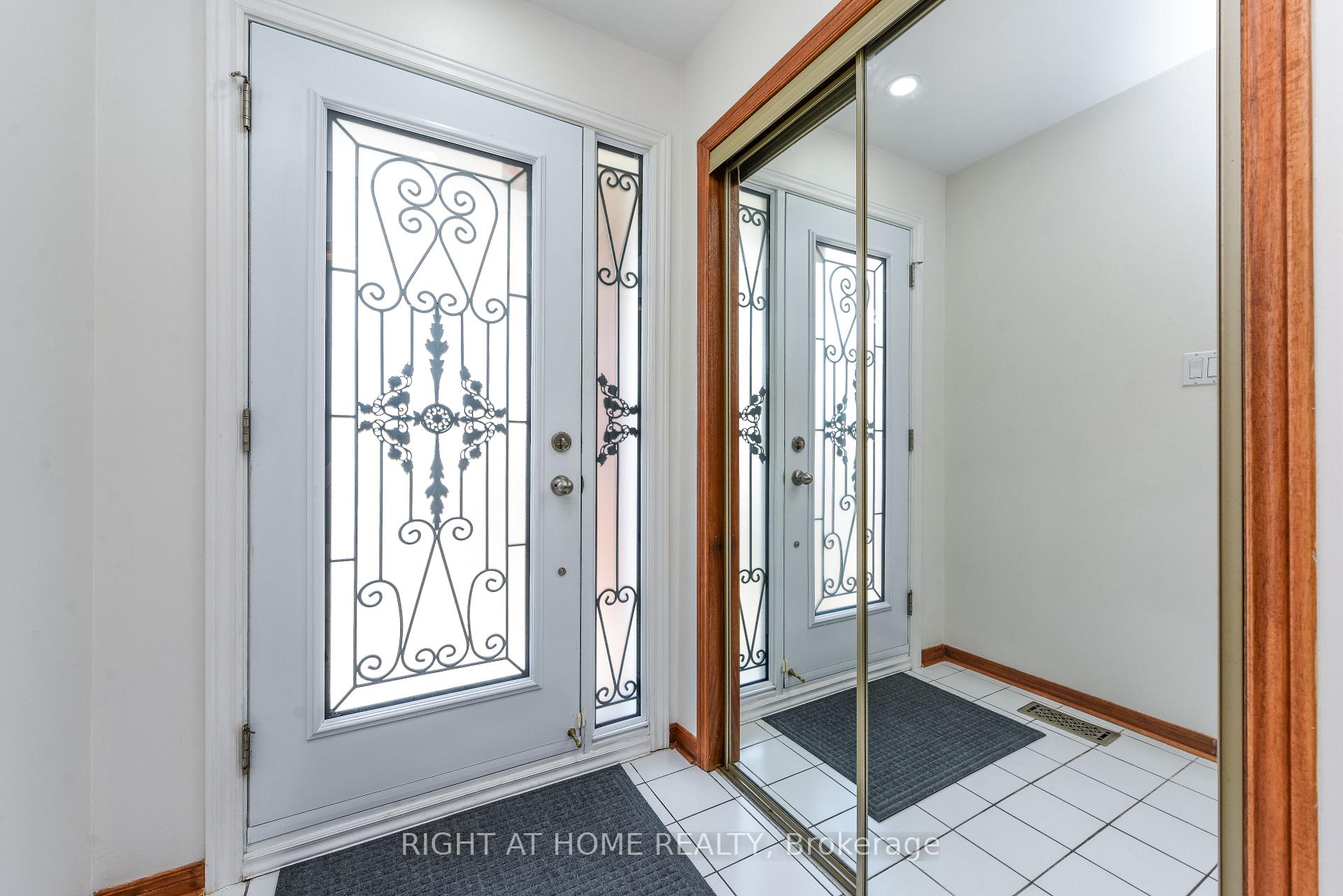 Photo 3 of 63 Pennsylvania Avenue, Brampton, Fletcher's Creek South — HOMEH