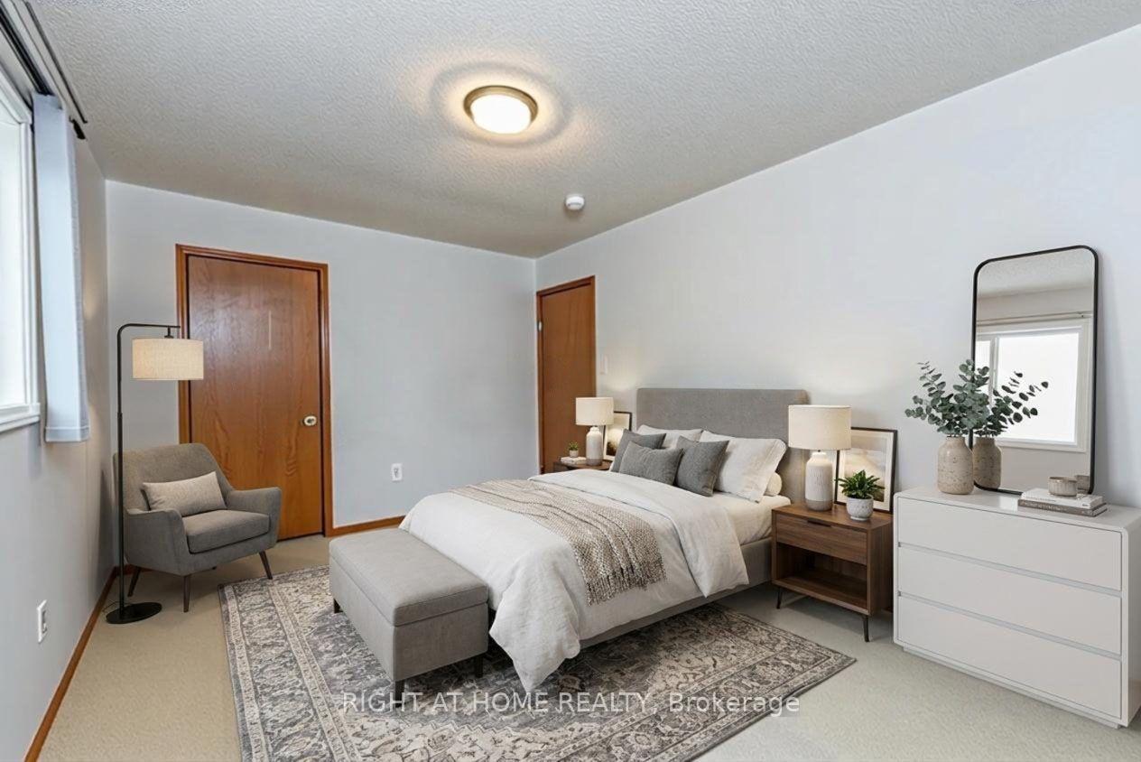 Photo 10 of 63 Pennsylvania Avenue, Brampton, Fletcher's Creek South — HOMEH
