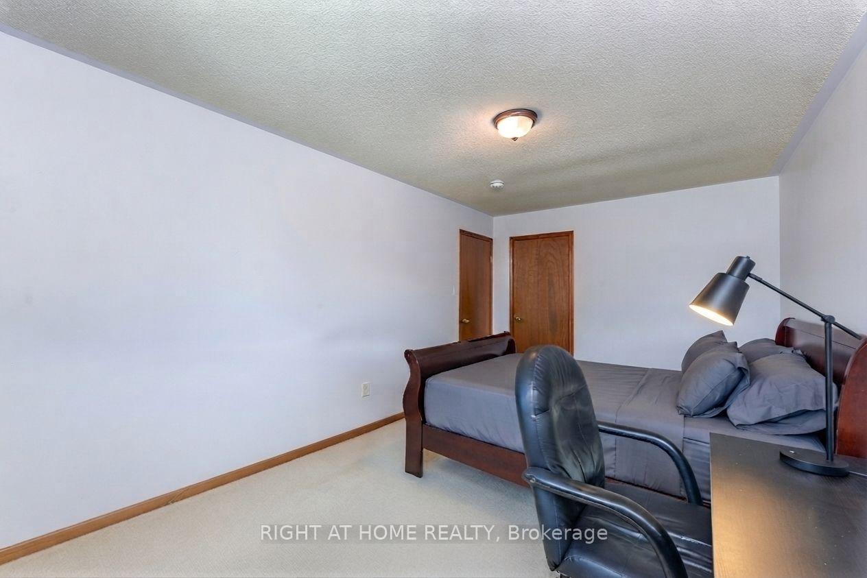 Photo 11 of 63 Pennsylvania Avenue, Brampton, Fletcher's Creek South — HOMEH