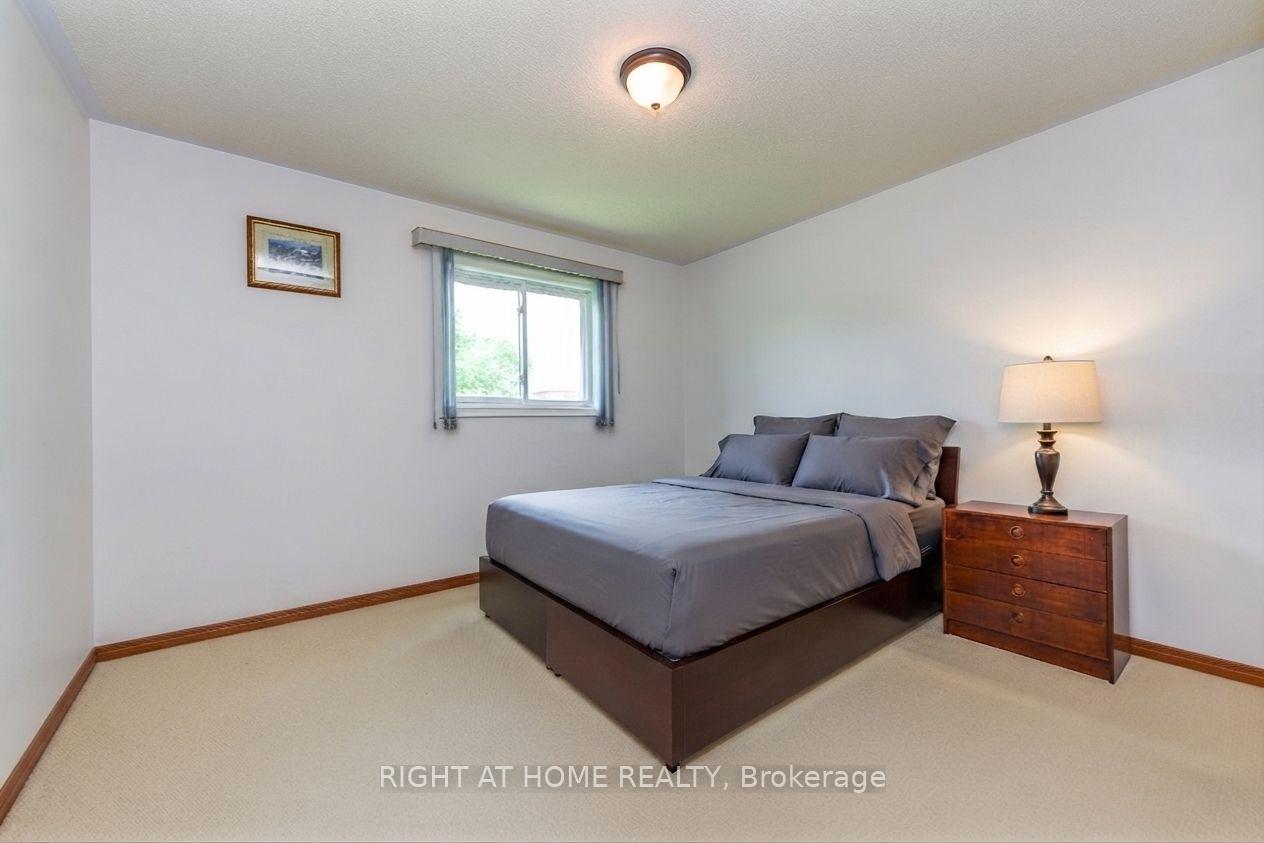 Photo 12 of 63 Pennsylvania Avenue, Brampton, Fletcher's Creek South — HOMEH