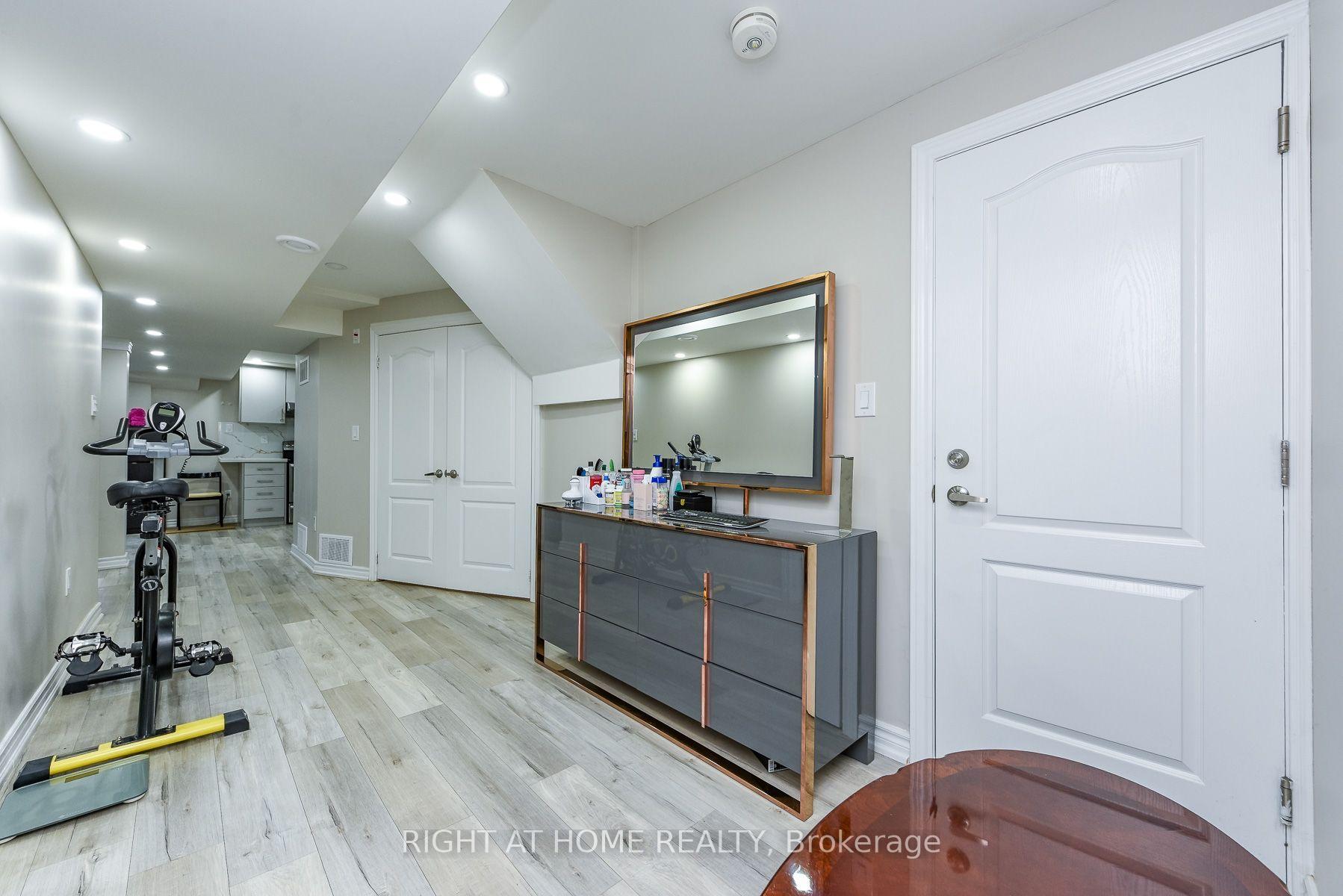 Photo 20 of 63 Pennsylvania Avenue, Brampton, Fletcher's Creek South — HOMEH