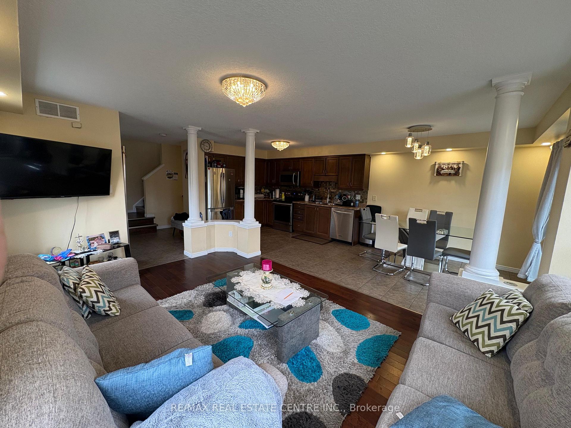 Photo 7 of 2 Sophia Crescent, Kitchener, Huron Park — HOMEH