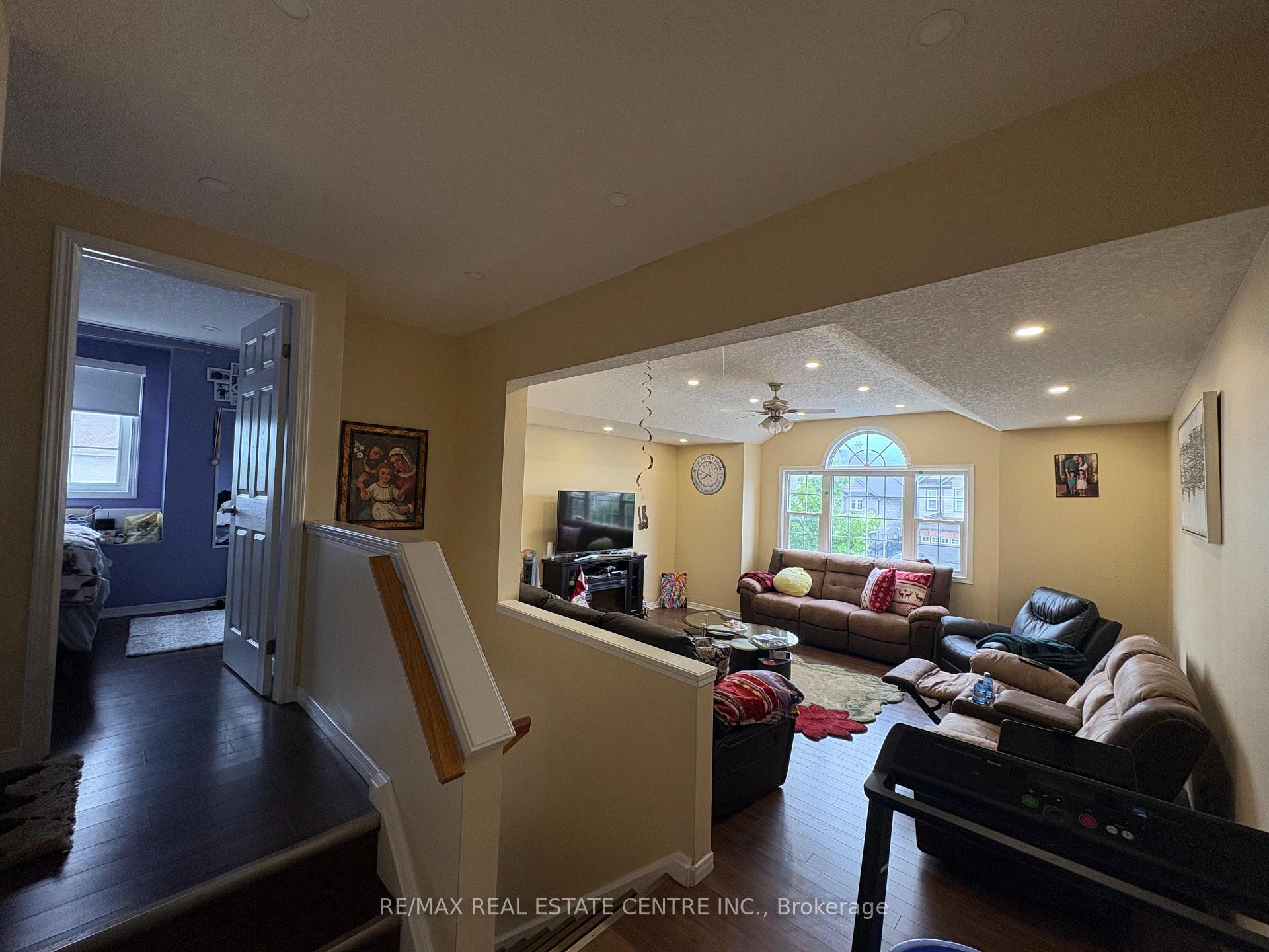 Photo 9 of 2 Sophia Crescent, Kitchener, Huron Park — HOMEH