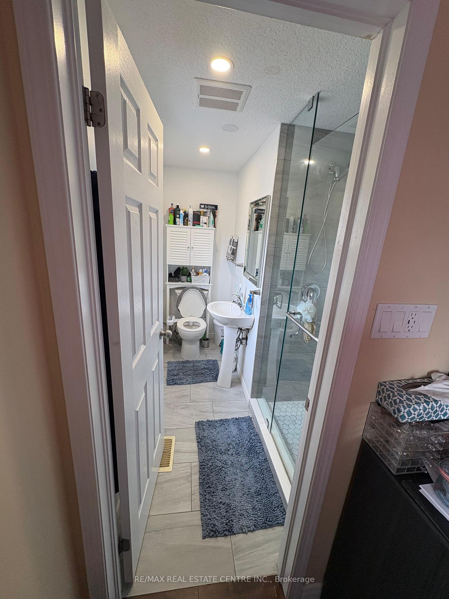 Photo 10 of 2 Sophia Crescent, Kitchener, Huron Park — HOMEH