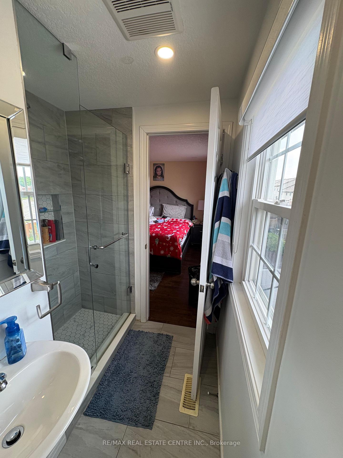 Photo 11 of 2 Sophia Crescent, Kitchener, Huron Park — HOMEH