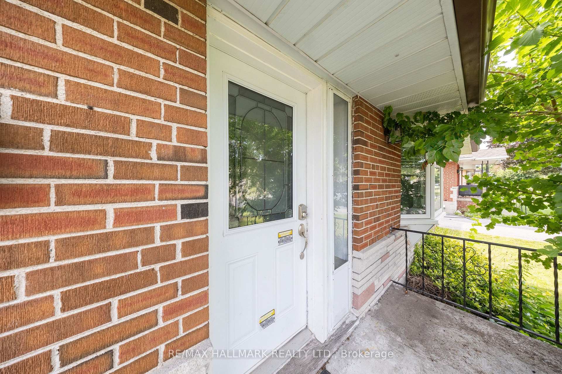 Photo 3 of Unit Main, 1118 Athol Street, Whitby, Downtown Whitby — HOMEH